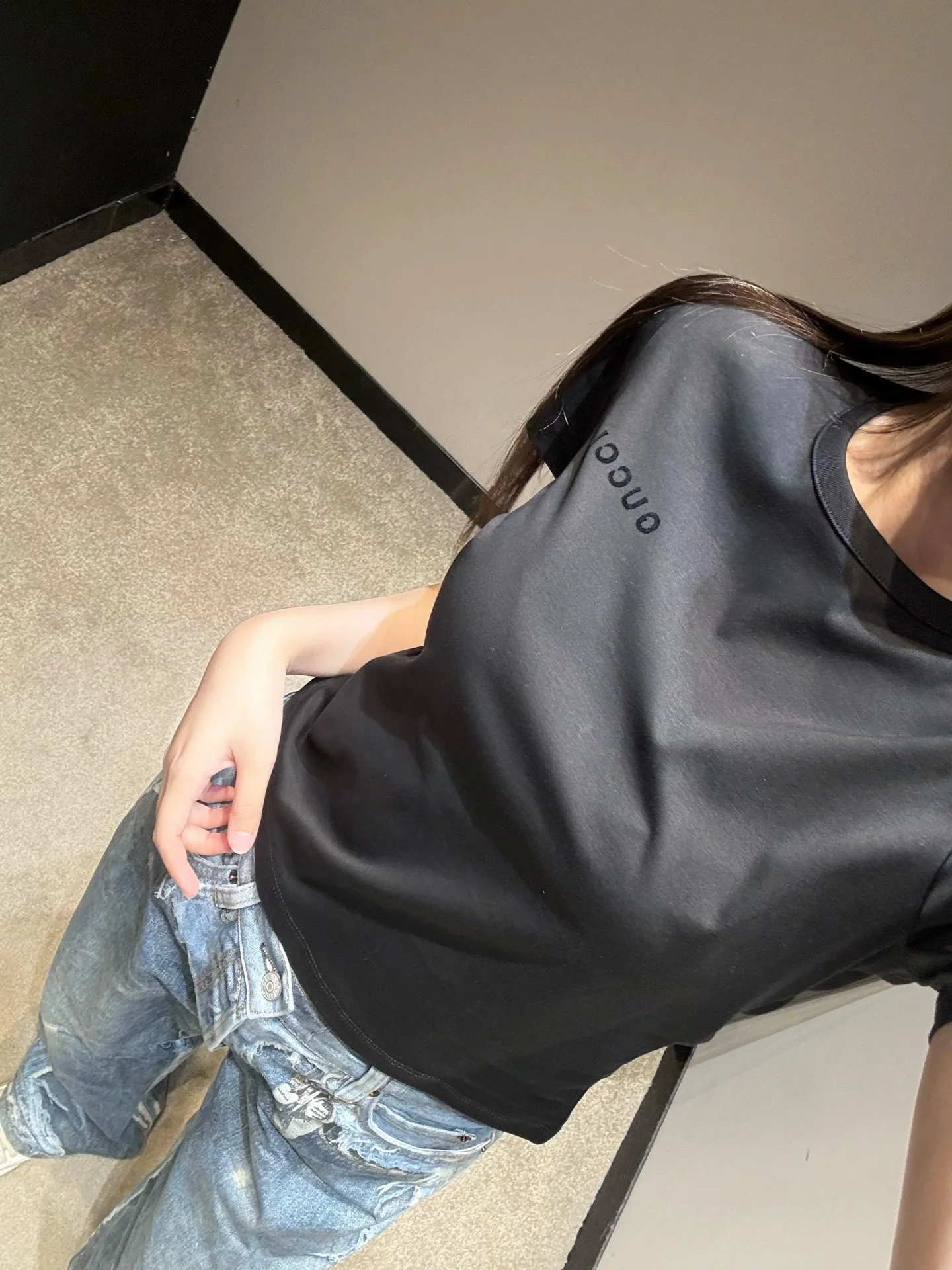구찌 클래식 레터 반팔 티셔츠 상세 이미지 5