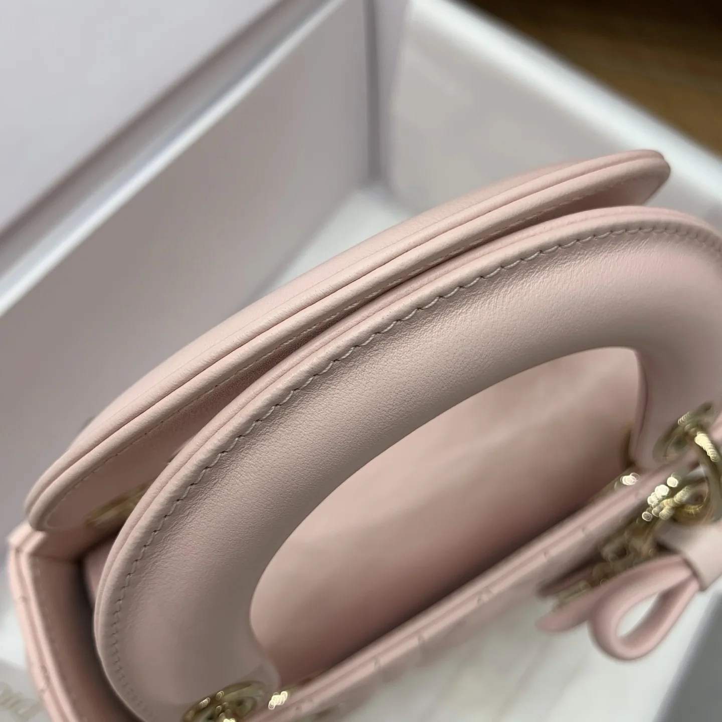 디올 라디다 미니 보우 미니백 상세 이미지 2