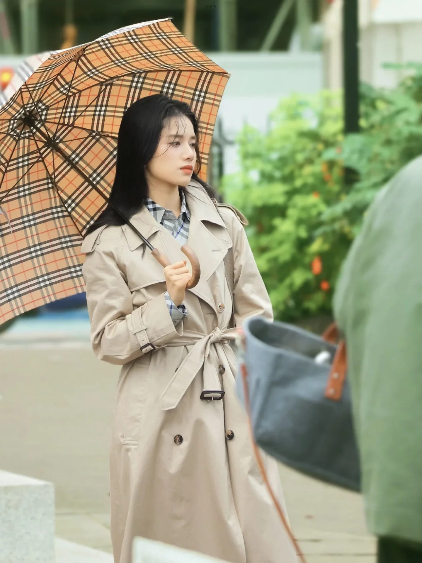 버버리 클래식 여성 트렌치 코트 자켓 상세 이미지 5