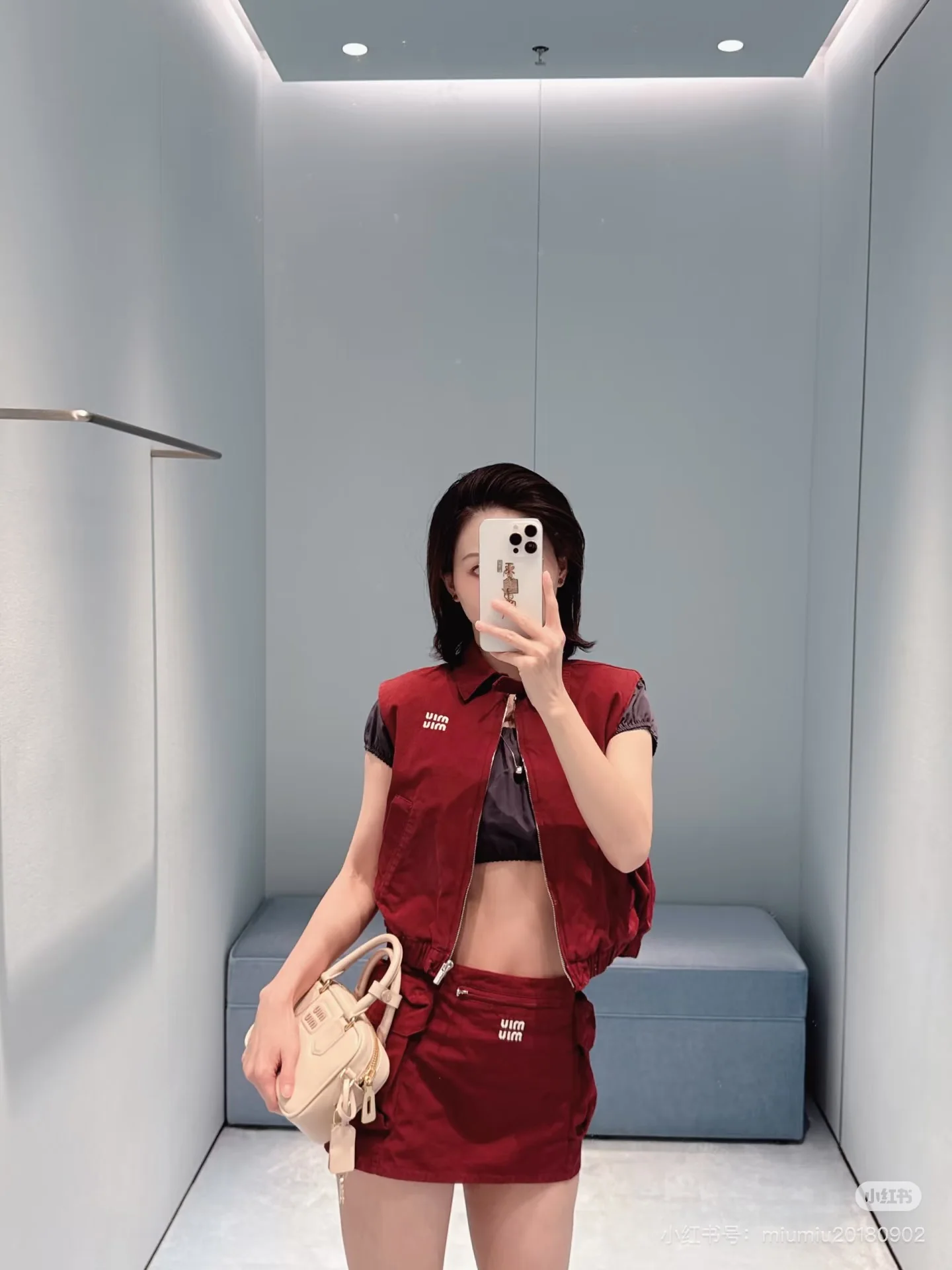 미우미우 지퍼 카라 베스트 26 SS 상세 이미지 7