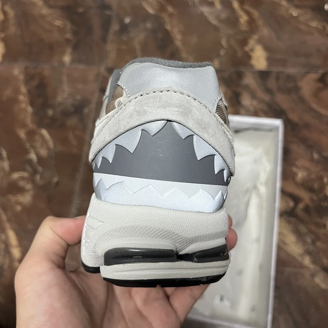 뉴발란스 [TOP] 2002R BAPE M2002RBG 202030 New Balance 2002R BAPE Grey 상세 이미지 6
