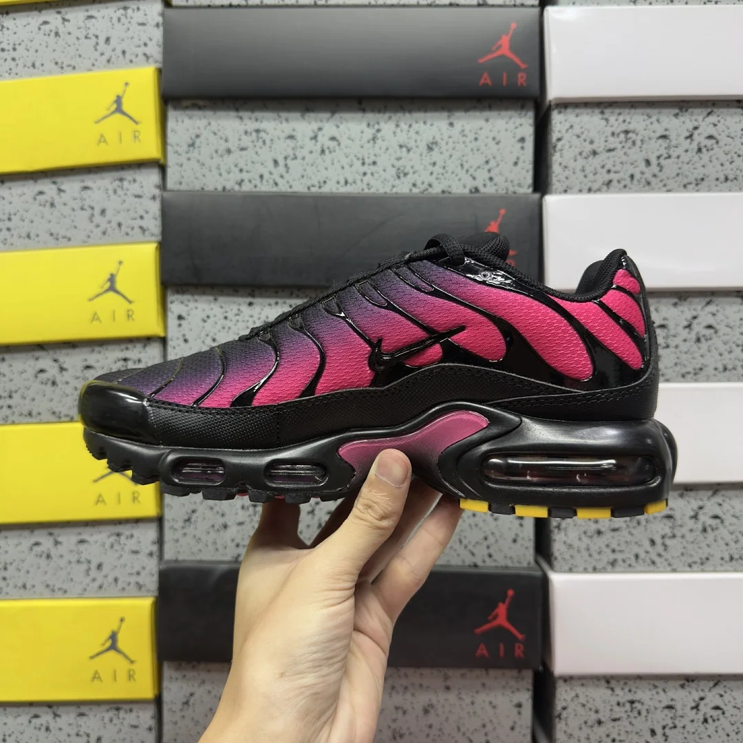 나이키 [BD] 에어 맥스 플러스 DM0032-020 201921 Nike Air Max Plus Black Hyper Pink 상세 이미지 5