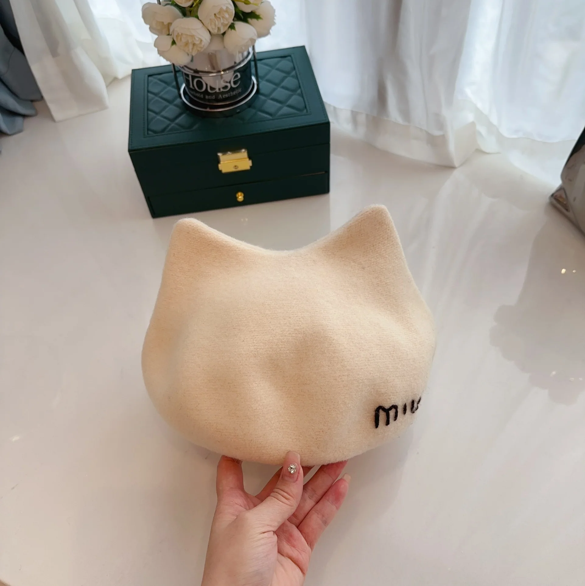 미우미우 모자 81077 Miu Miu Cap 상세 이미지 3
