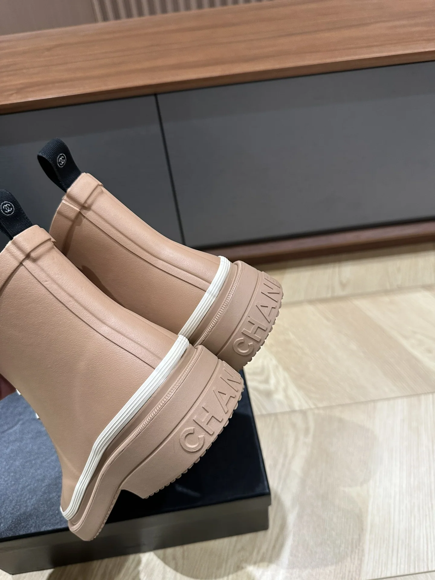 샤넬 레인부츠 상세 이미지 8