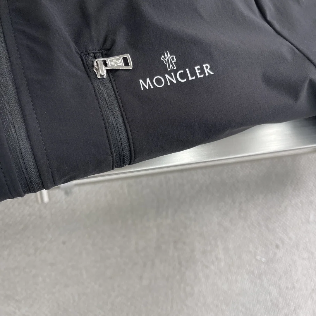 몽클레어 4 방향 스트레치 경량 후드 자켓 상세 이미지 4