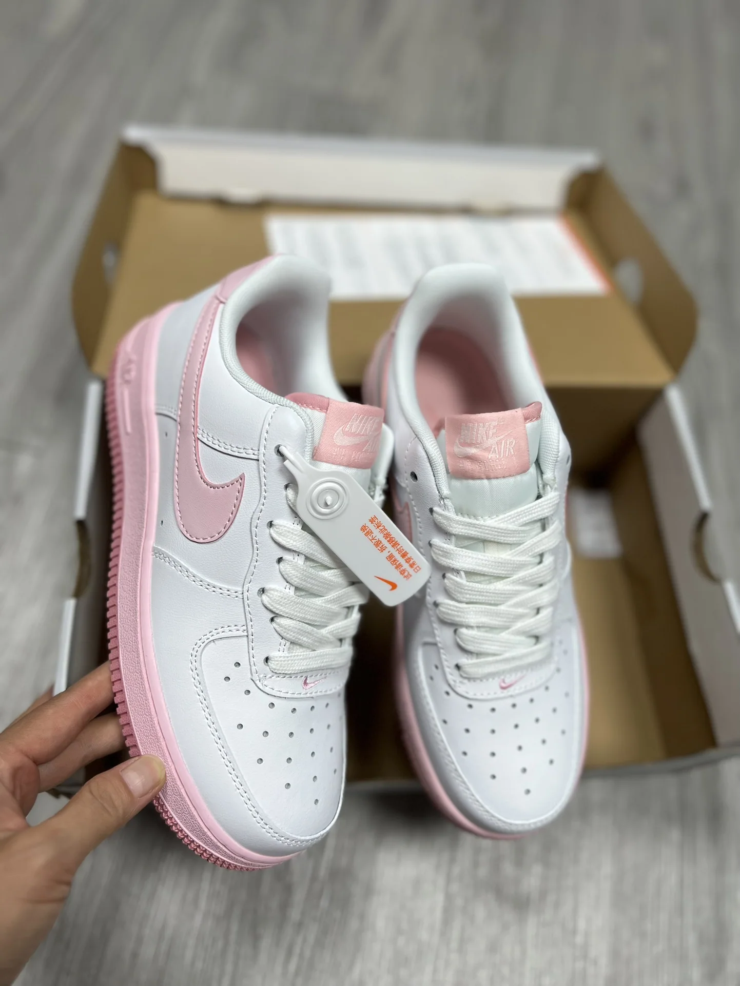 나이키포스 에어 포스 1 화이트 핑크 신발 FV5948-100 상세 이미지 7