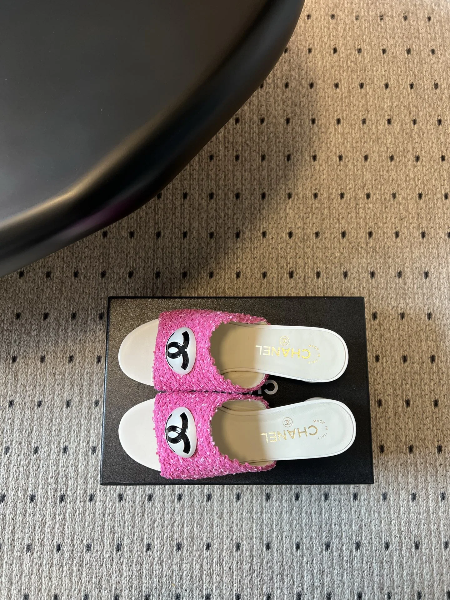 샤넬 더블 C 진주 장식 베이지 힐 샌들 상세 이미지 6
