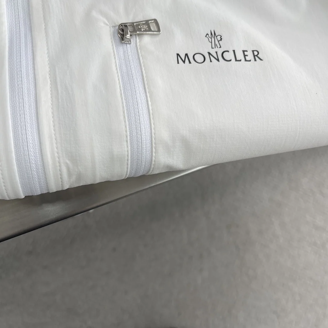 몽클레어 4 방향 스트레치 경량 체크 자켓 상세 이미지 4