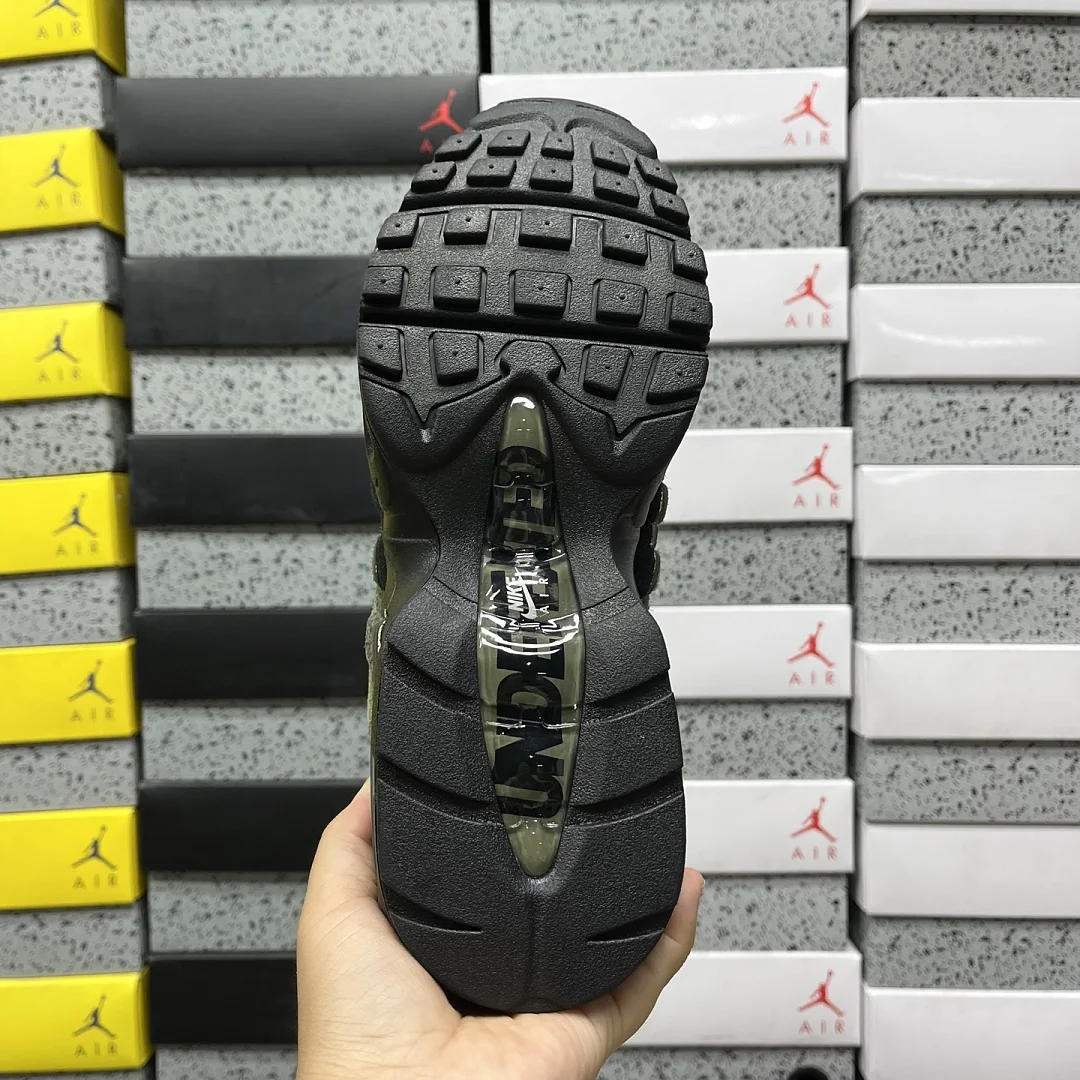 나이키 [KZ2.0] 에어 맥스 95 SP IB4523-200 201675 Nike Air Max 95 SP Undefeated Geo La 상세 이미지 3