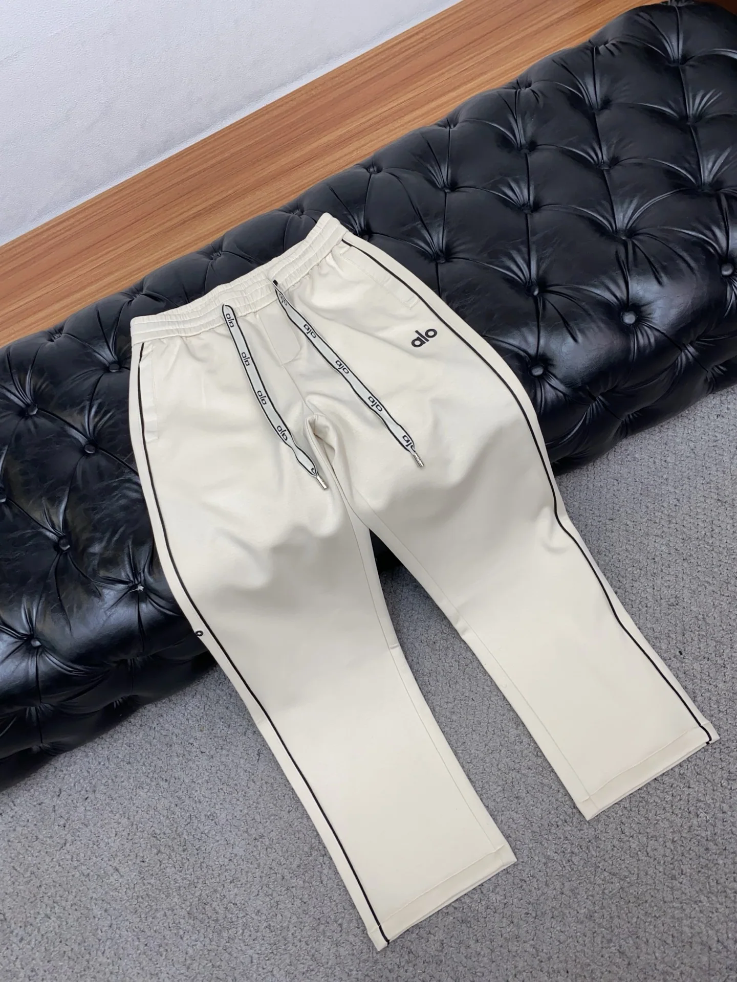 알로 남성 드로스트링 캐주얼 바지 상세 이미지 6