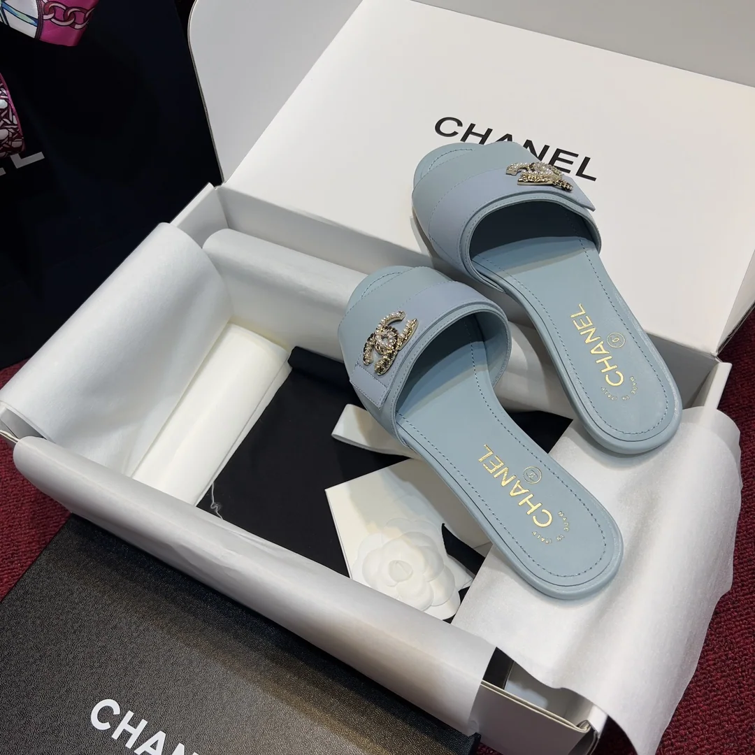 샤넬 더블 C 진주 큐빅 버클 램스킨 슬리퍼 상세 이미지 8