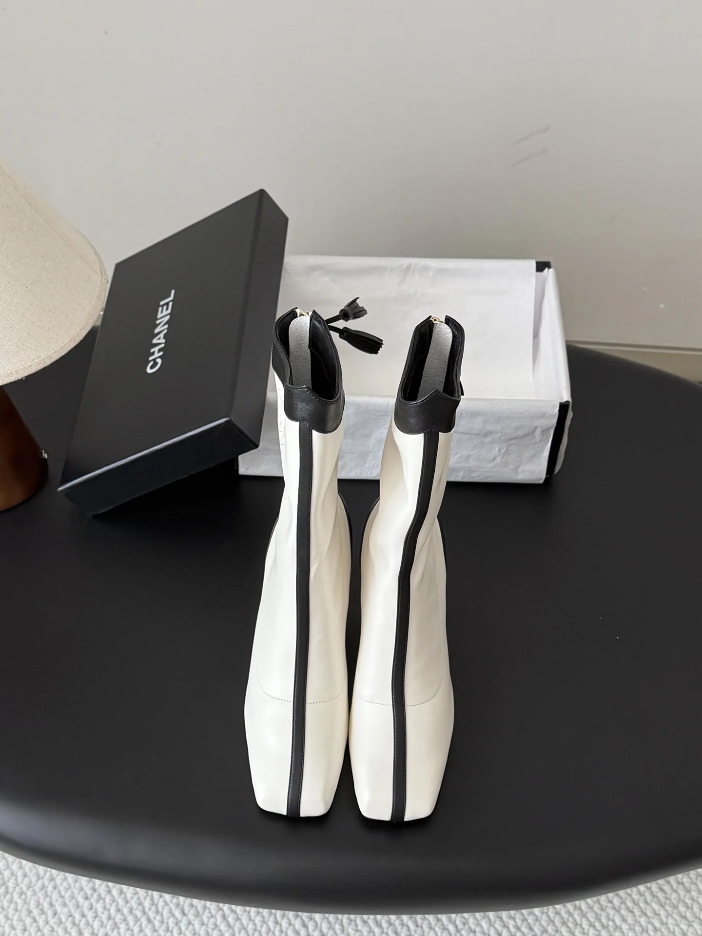 샤넬 메티에다르 더블 C 부츠 151616