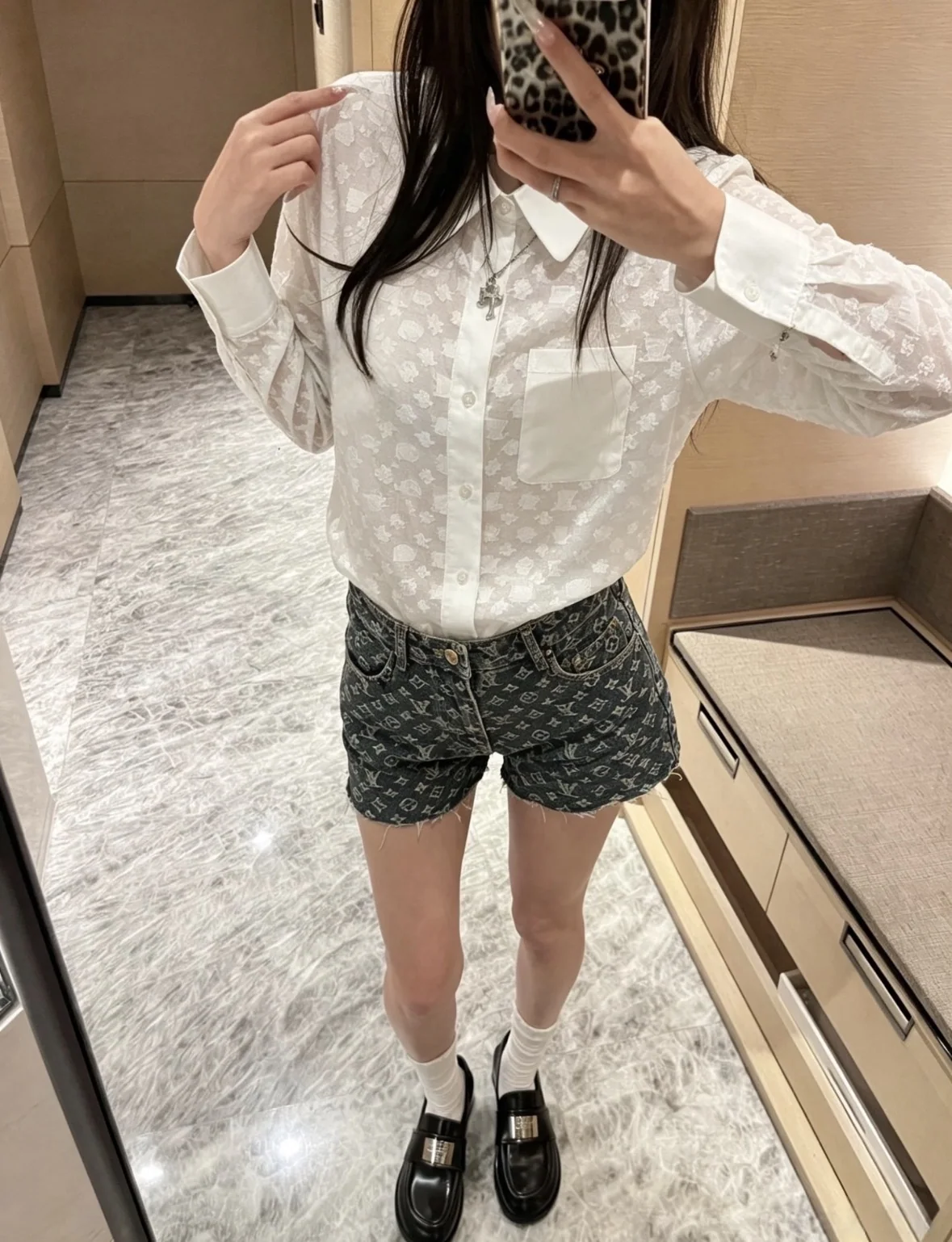 루이비통 벨벳 자카드 드롭숄더 여성 셔츠 상세 이미지 1