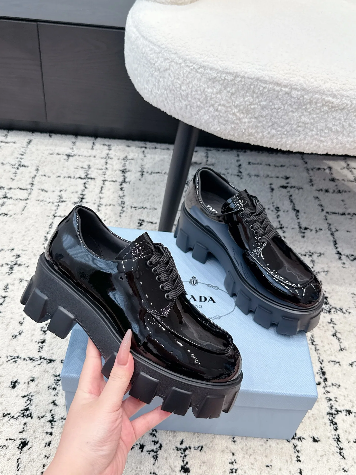 프라다 플랫폼 로퍼 상세 이미지 5