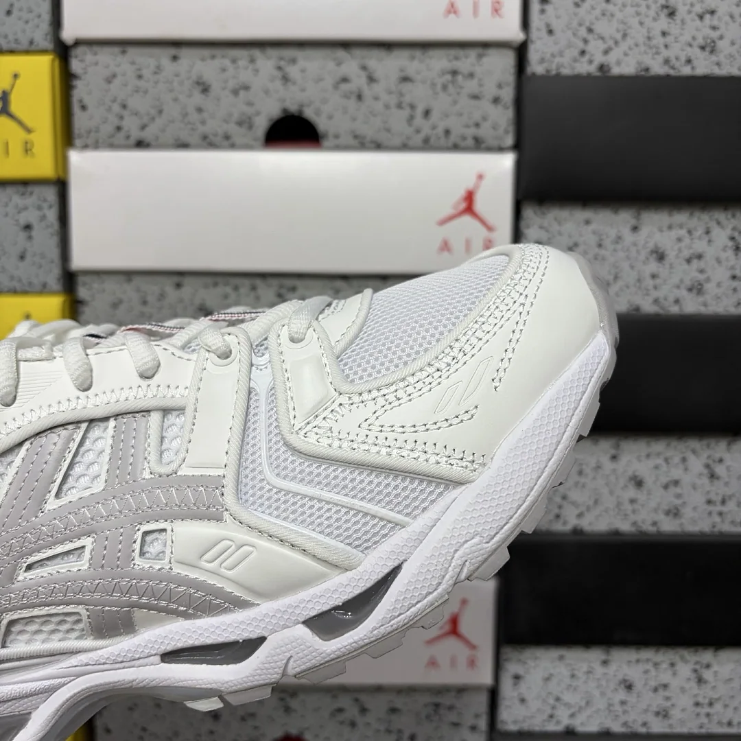 아식스 [ZC] 젤 카야노 14 1203B291-100 200458 Asics Gel-Kayano 14 Thom Browne White 상세 이미지 4