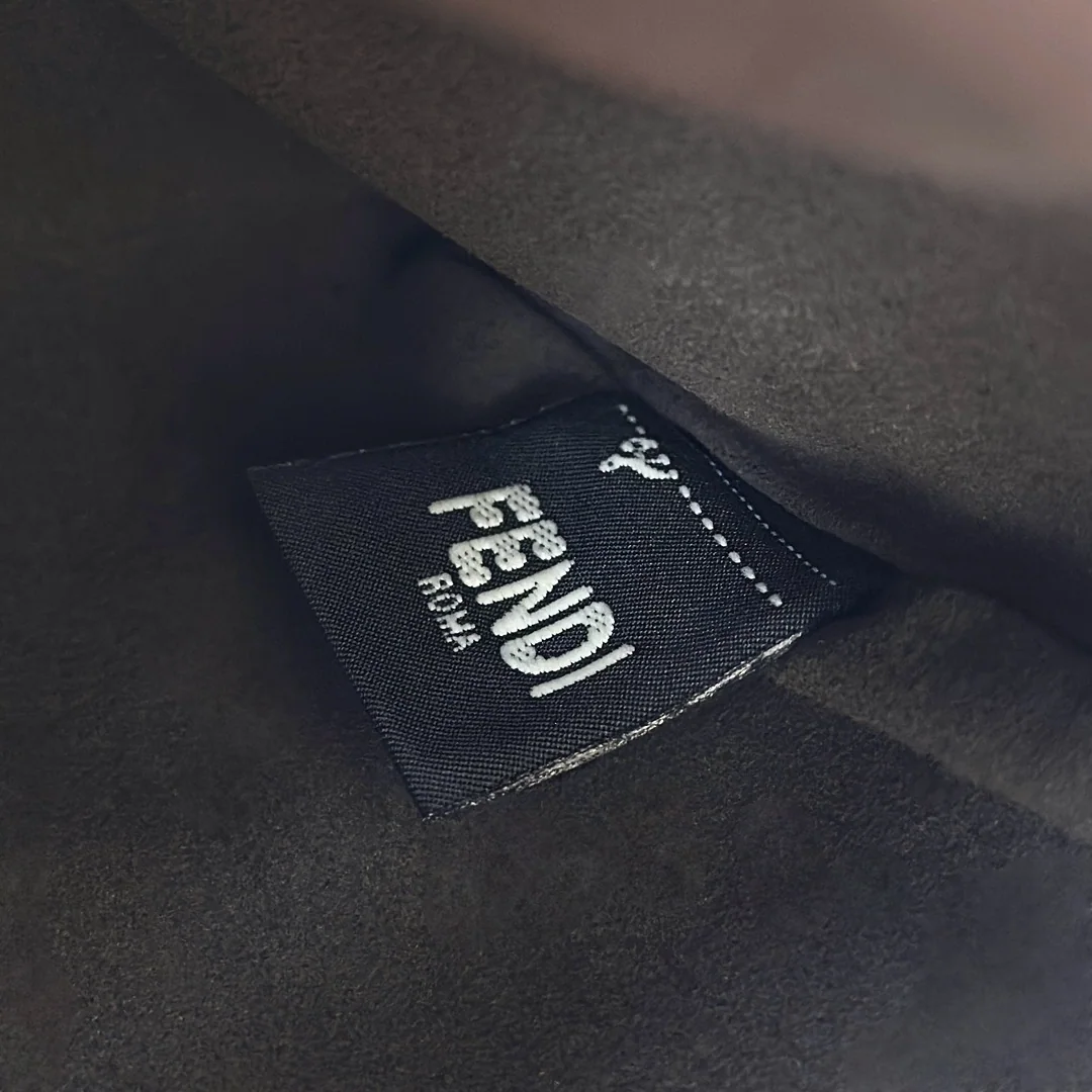펜디 더블 F 로고 그라데이션 카프스킨 숄더백 상세 이미지 7