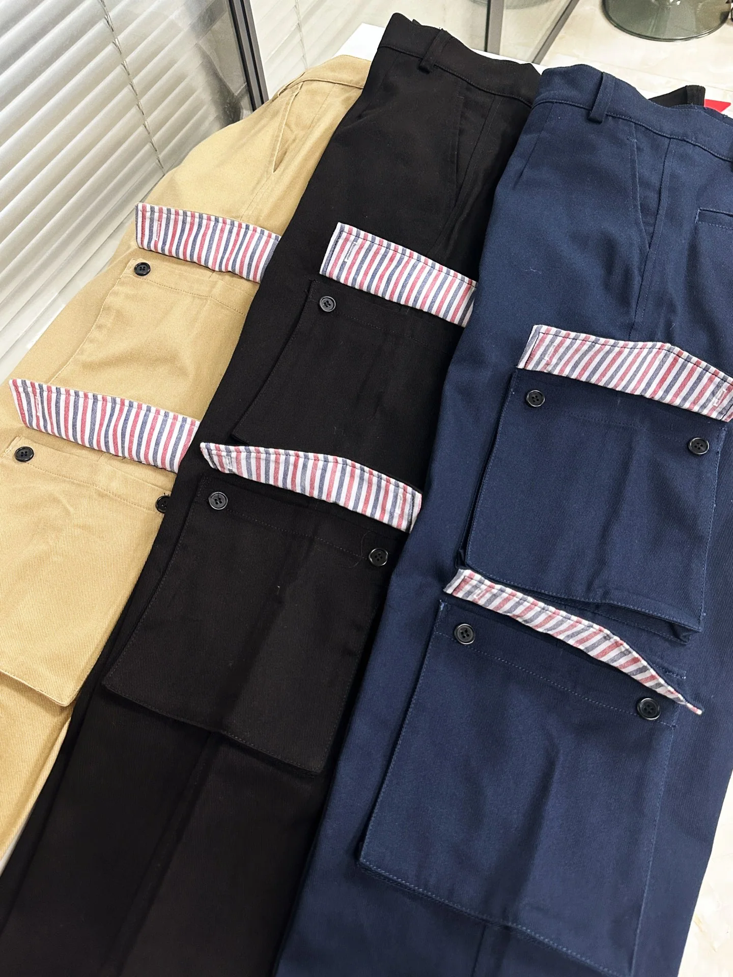 톰브라운 워싱 블랙 네이비 블루 남성 바지 레플리카 46716 Thom Browne 상세 이미지 6