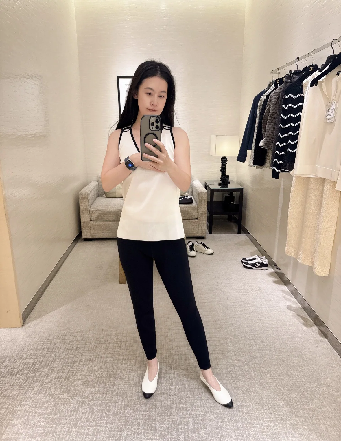 샤넬 여성 V넥 나시 탑 상세 이미지 5