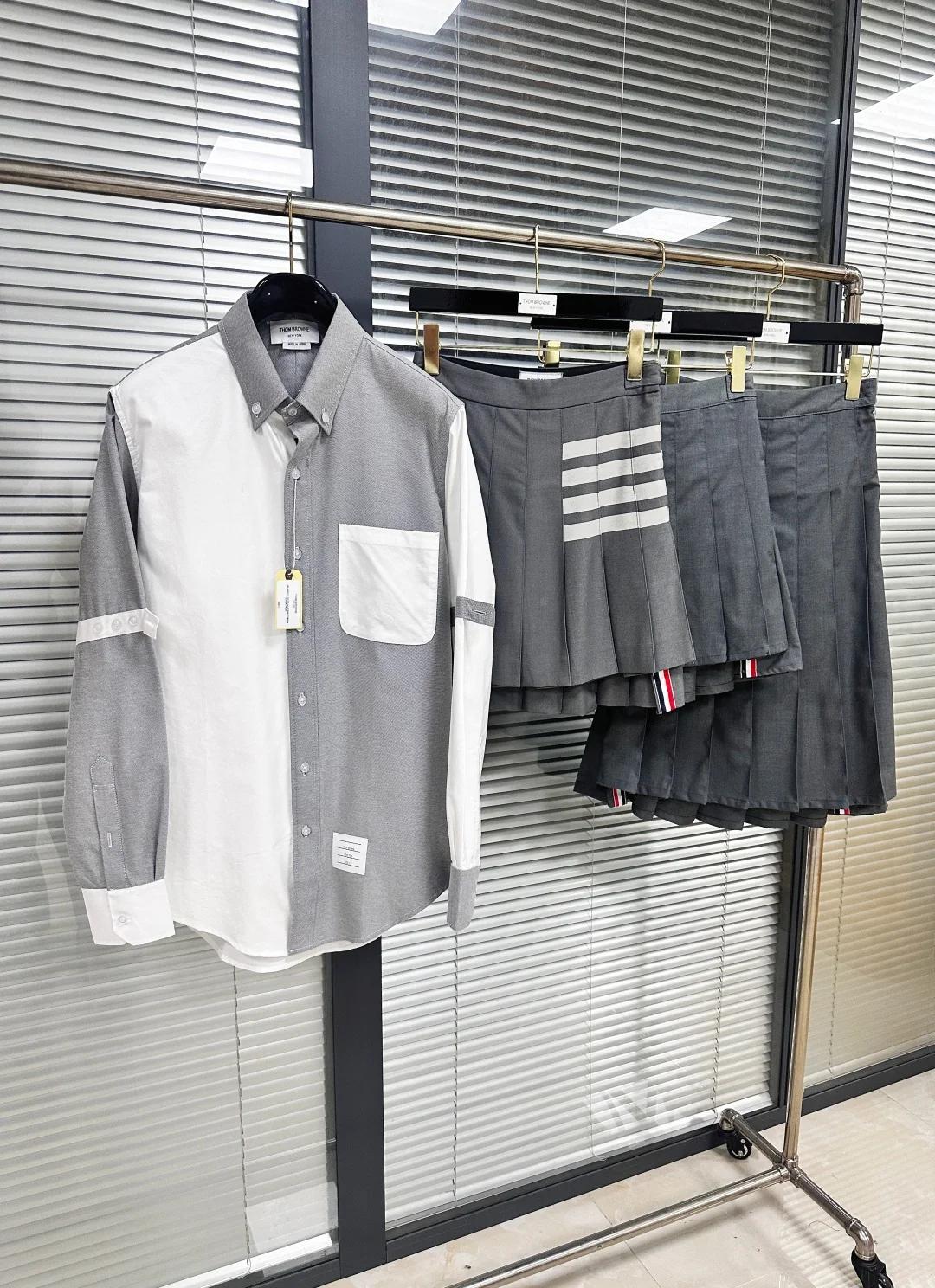 톰브라운 그레이 화이트 컬러블록 긴팔 셔츠 상세 이미지 9