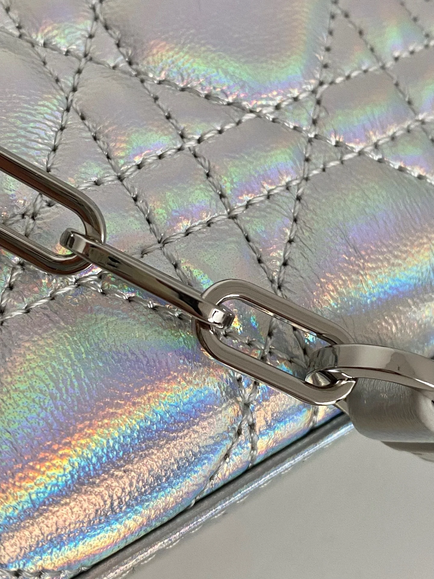 디올 레이디 언더암 숄더백 상세 이미지 4