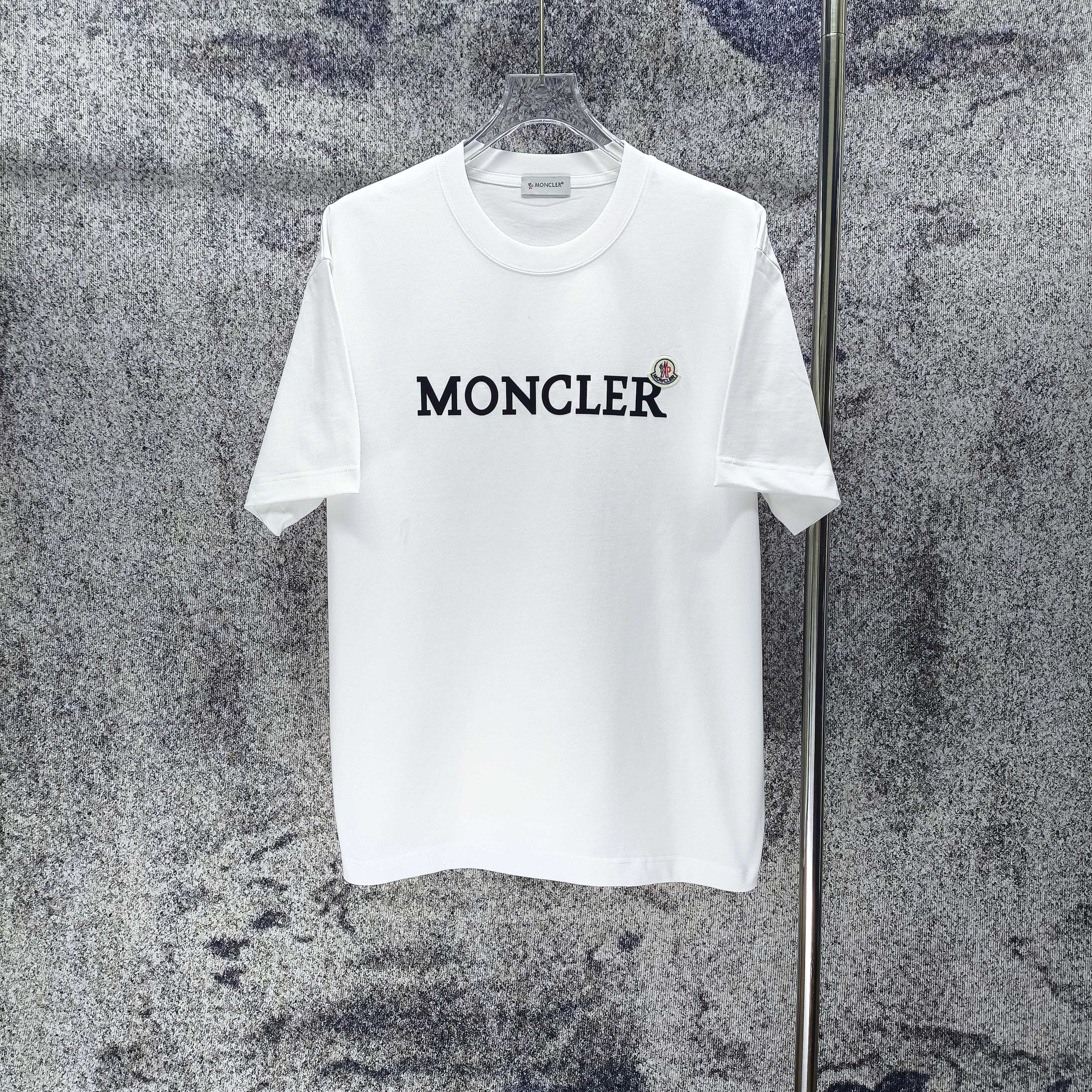 몽클레어 여성 루즈핏 반팔 티셔츠 상세 이미지 1