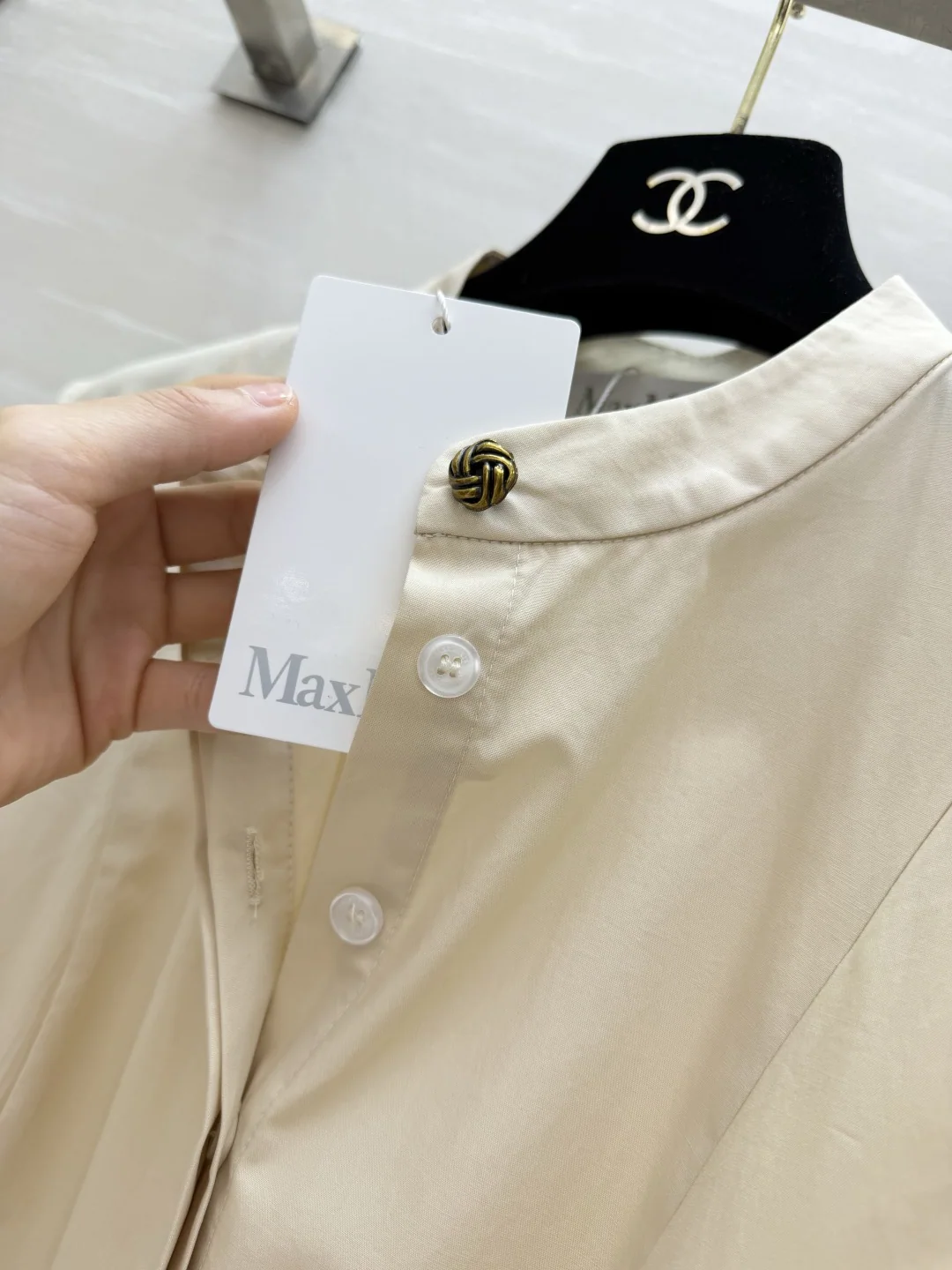 막스마라 스탠드 카라 노슬리브 가죽 벨트 원피스 상세 이미지 5