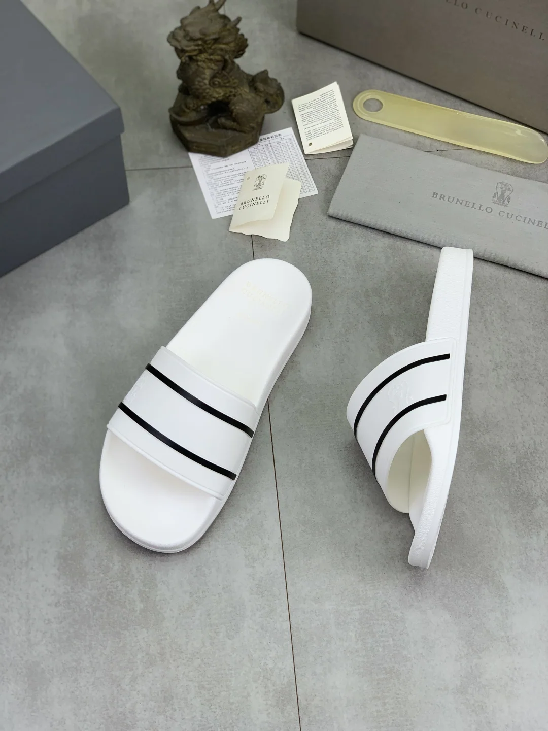 브루넬로쿠치넬리 워시드 스웨이드 남성 슬리퍼 상세 이미지 3