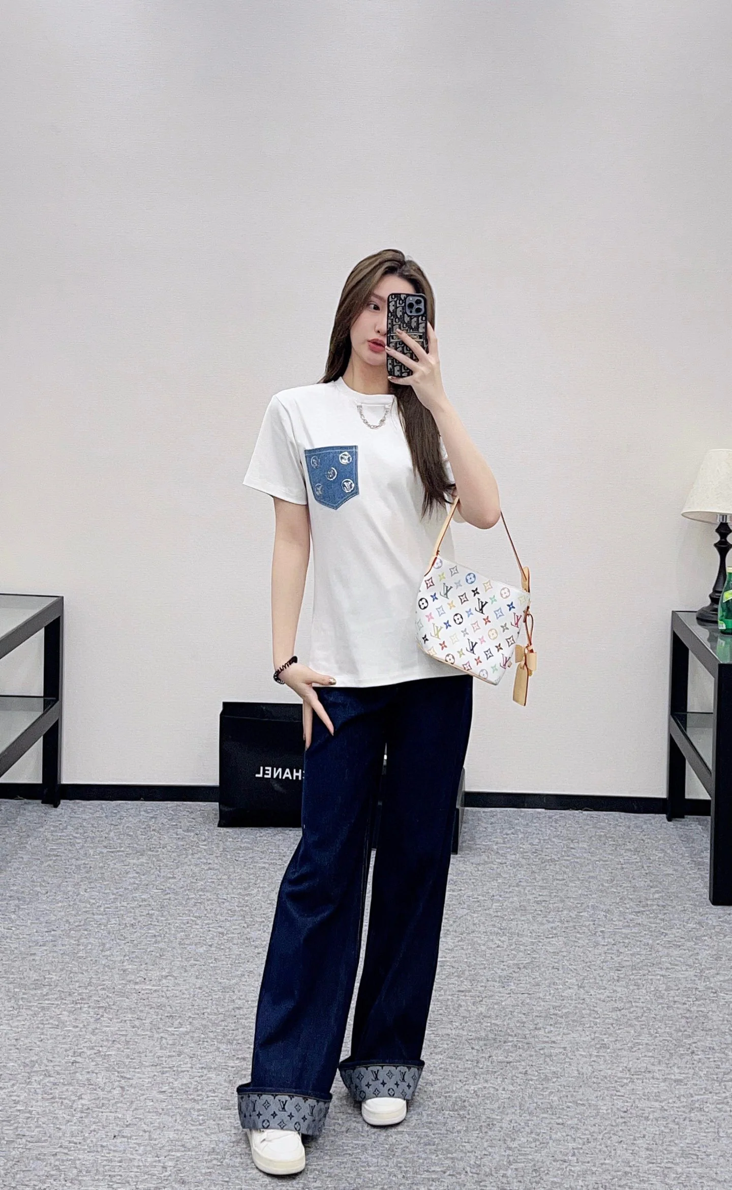 루이비통 컬러 블록 포켓 여성 반팔 티셔츠 상세 이미지 4