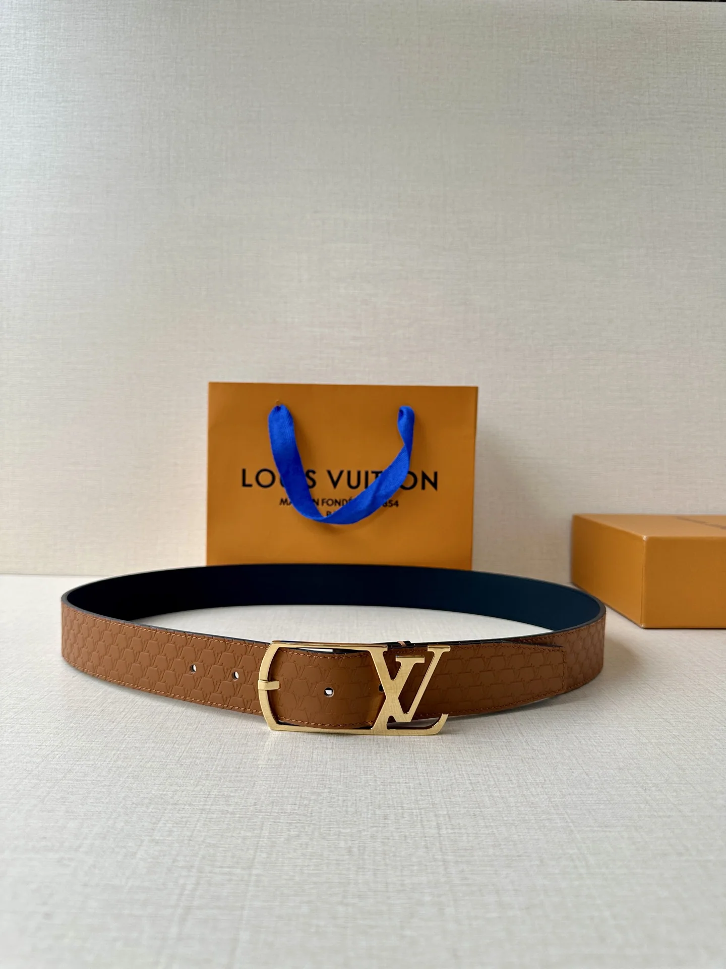 루이비통 LV 에어로그램 버클 벨트 상세 이미지 1