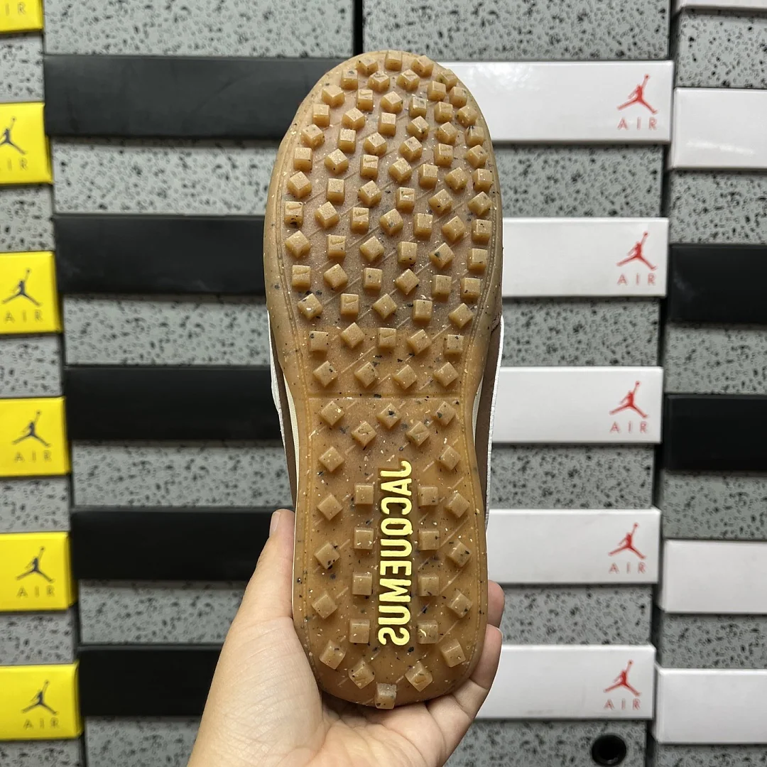 나이키 [YJ] HV8547-200 201603 Nike Moon Shoe SP Jacquemus Fauna Brown 상세 이미지 5