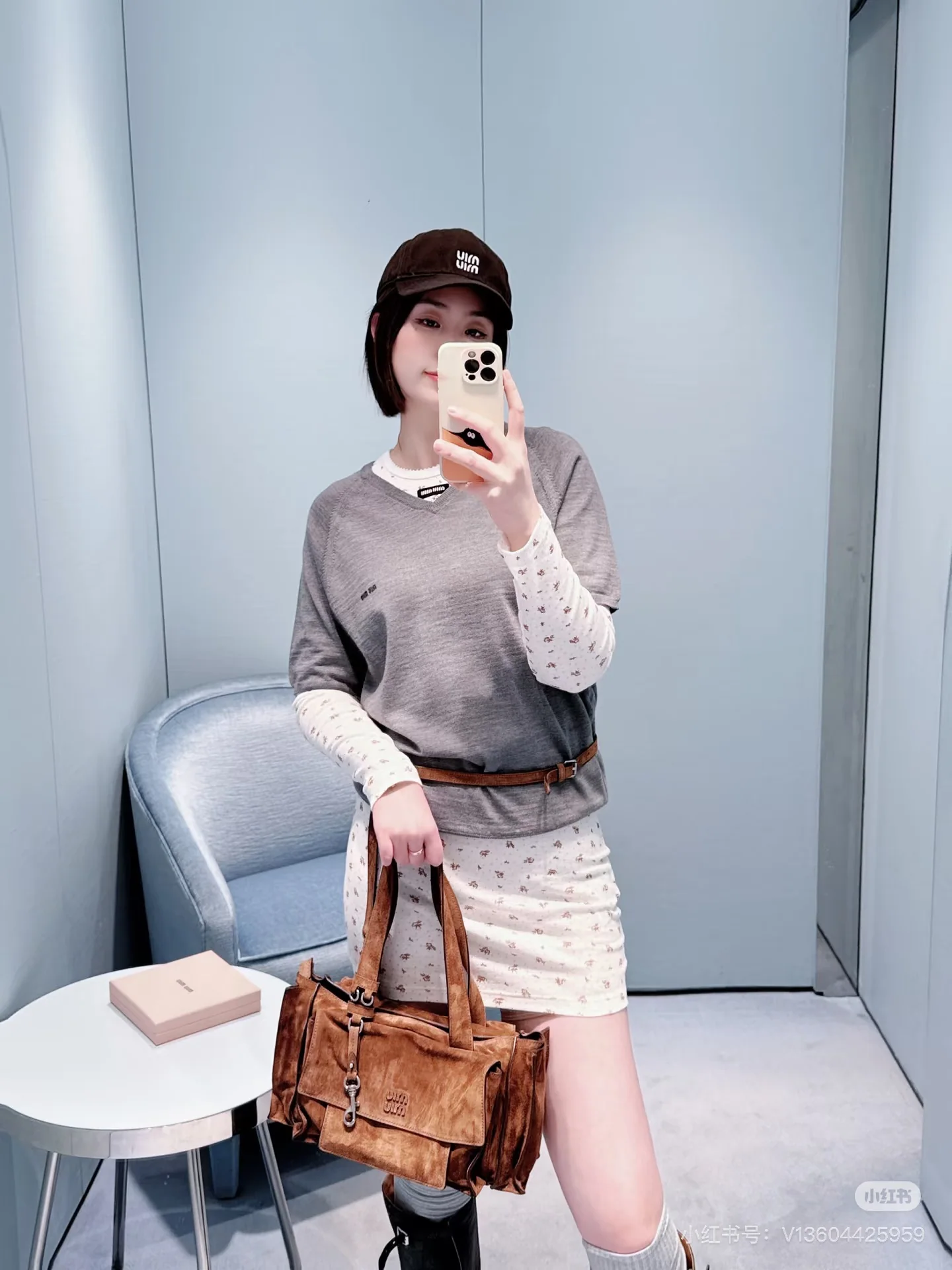 미우미우 V넥 울 스웨터 긴팔 상세 이미지 4