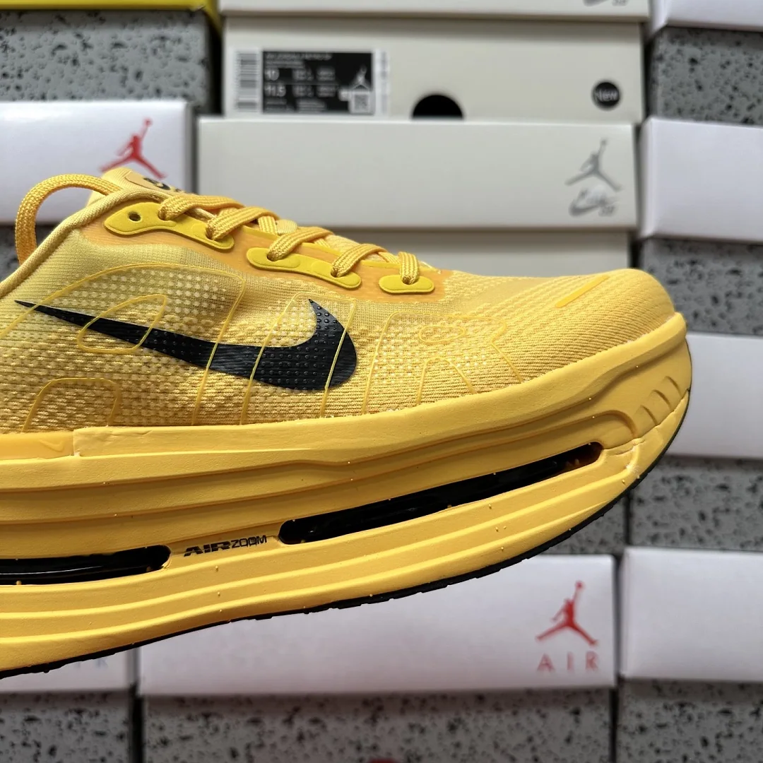 나이키 [5A] 보메로 프리미엄 옐로우 HQ2050-012 201646 Nike Vomero Premium 상세 이미지 2