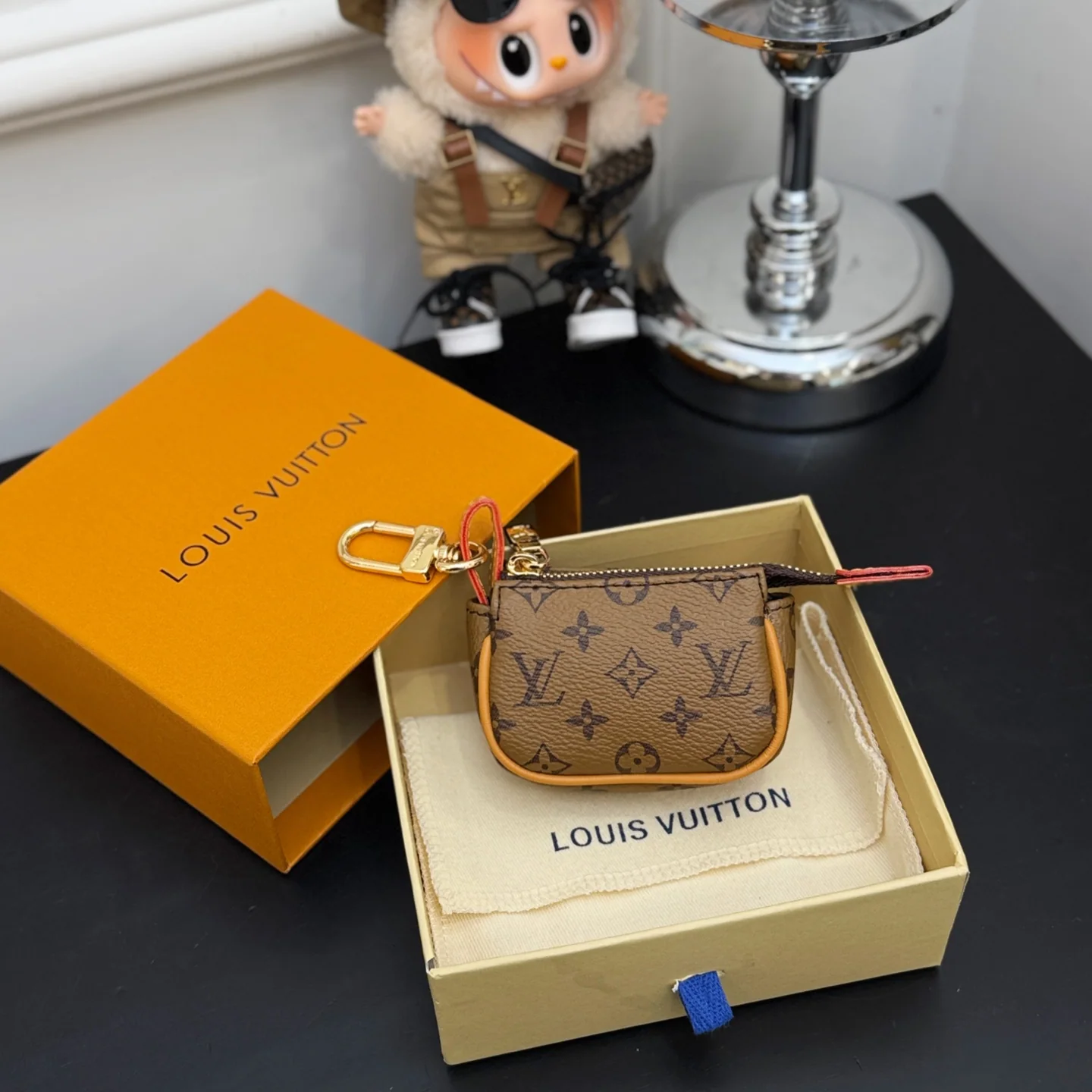 루이비통 LVxTM 모노그램 멀티컬러 키링 155268