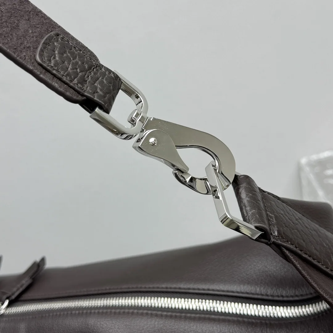 르메르 퀴버 클립 숄더백 브라운 상세 이미지 7