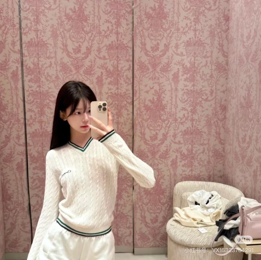 디올 케이블 니트 V넥 베스트 여성 니트 25 FW 상세 이미지 8