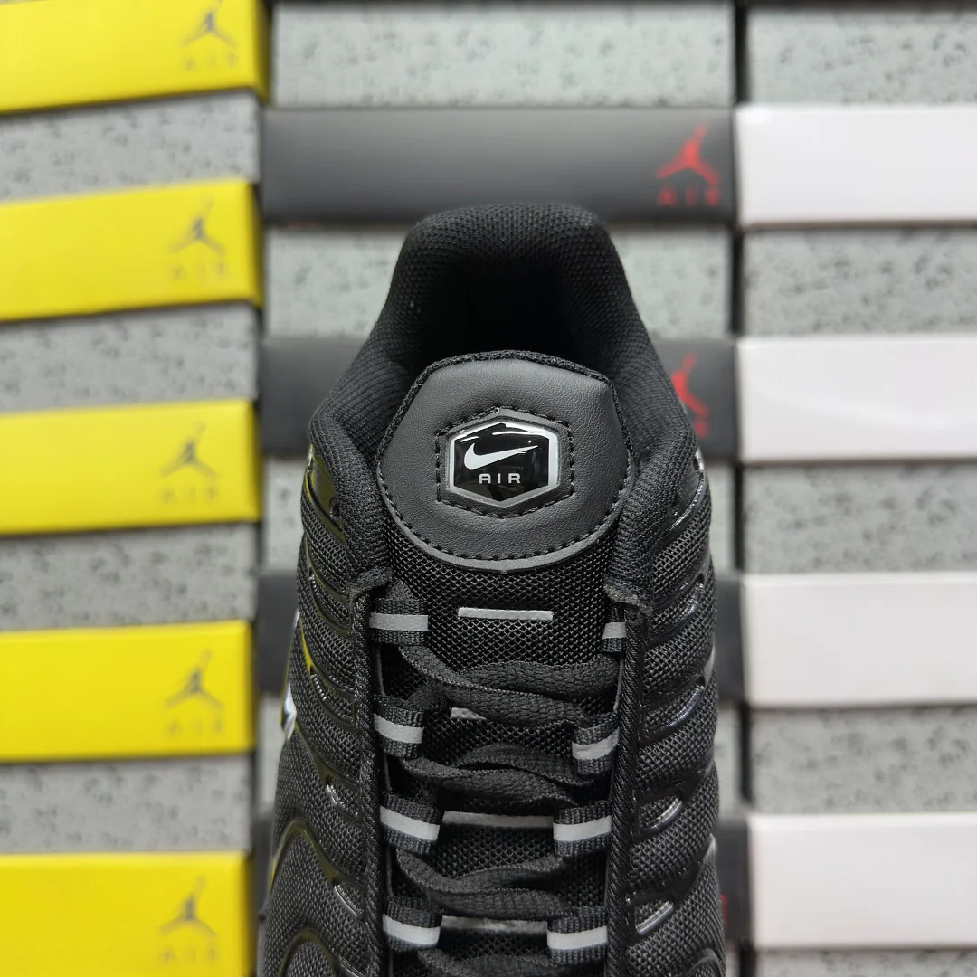 나이키 [BD] 에어 맥스 플러스 DM2362-001 201869 Nike Air Max Plus Black White 상세 이미지 7