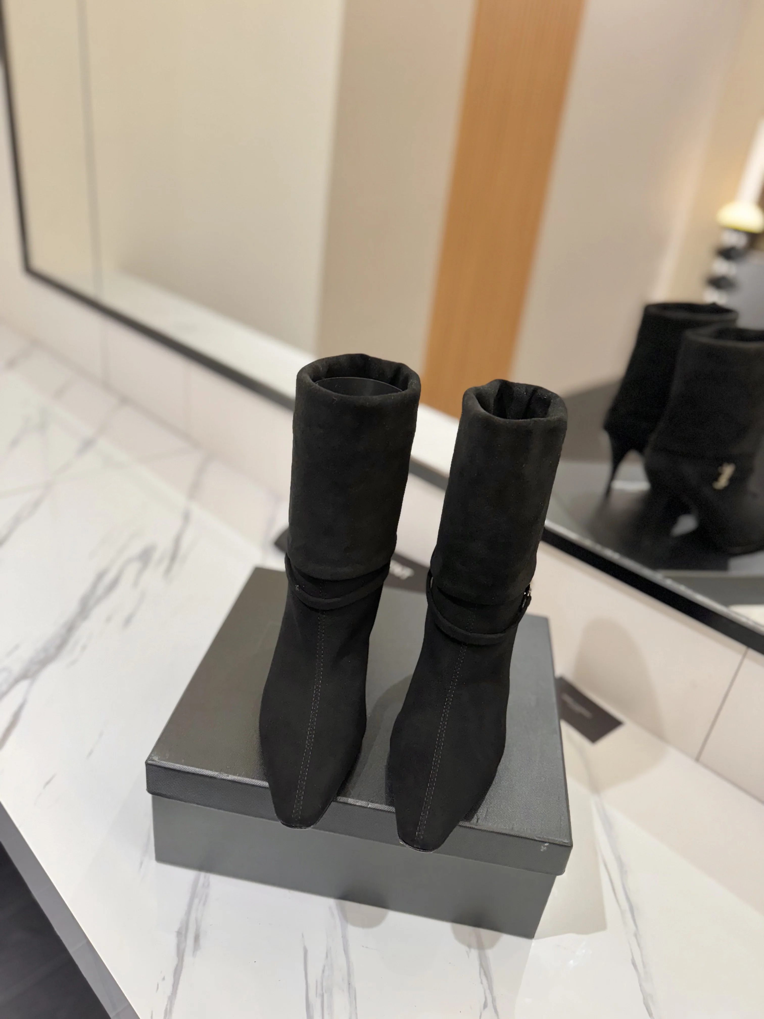 생로랑 YSL 앵클부츠 상세 이미지 3