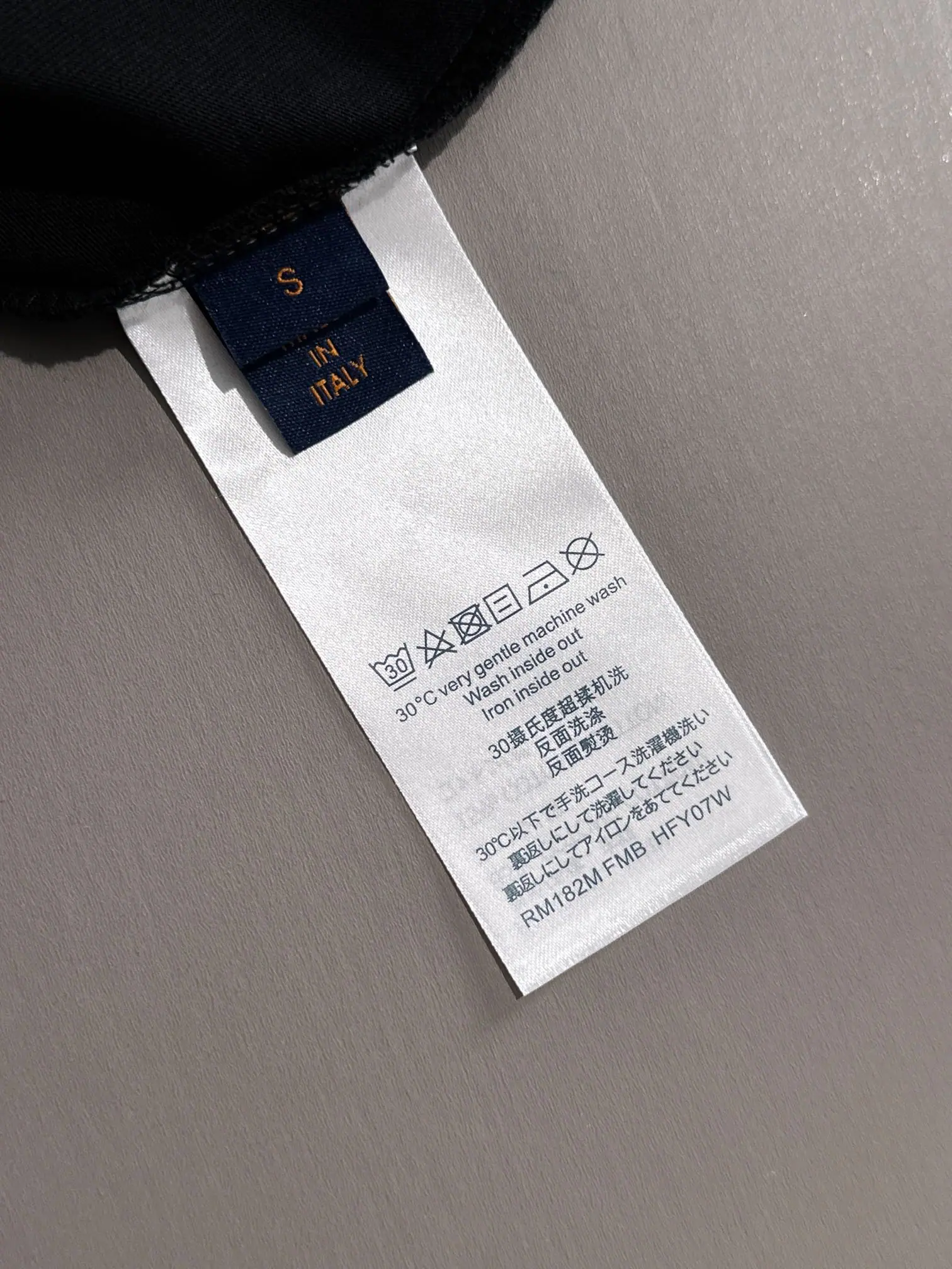 루이비통 크랙드 포리프 클로버 프릴 반팔 티셔츠 상세 이미지 8