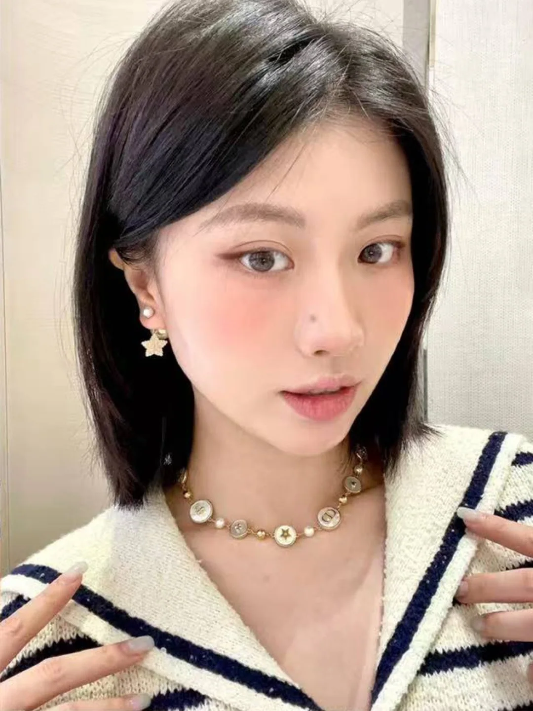 디올 셸 미니어처 목걸이 상세 이미지 2