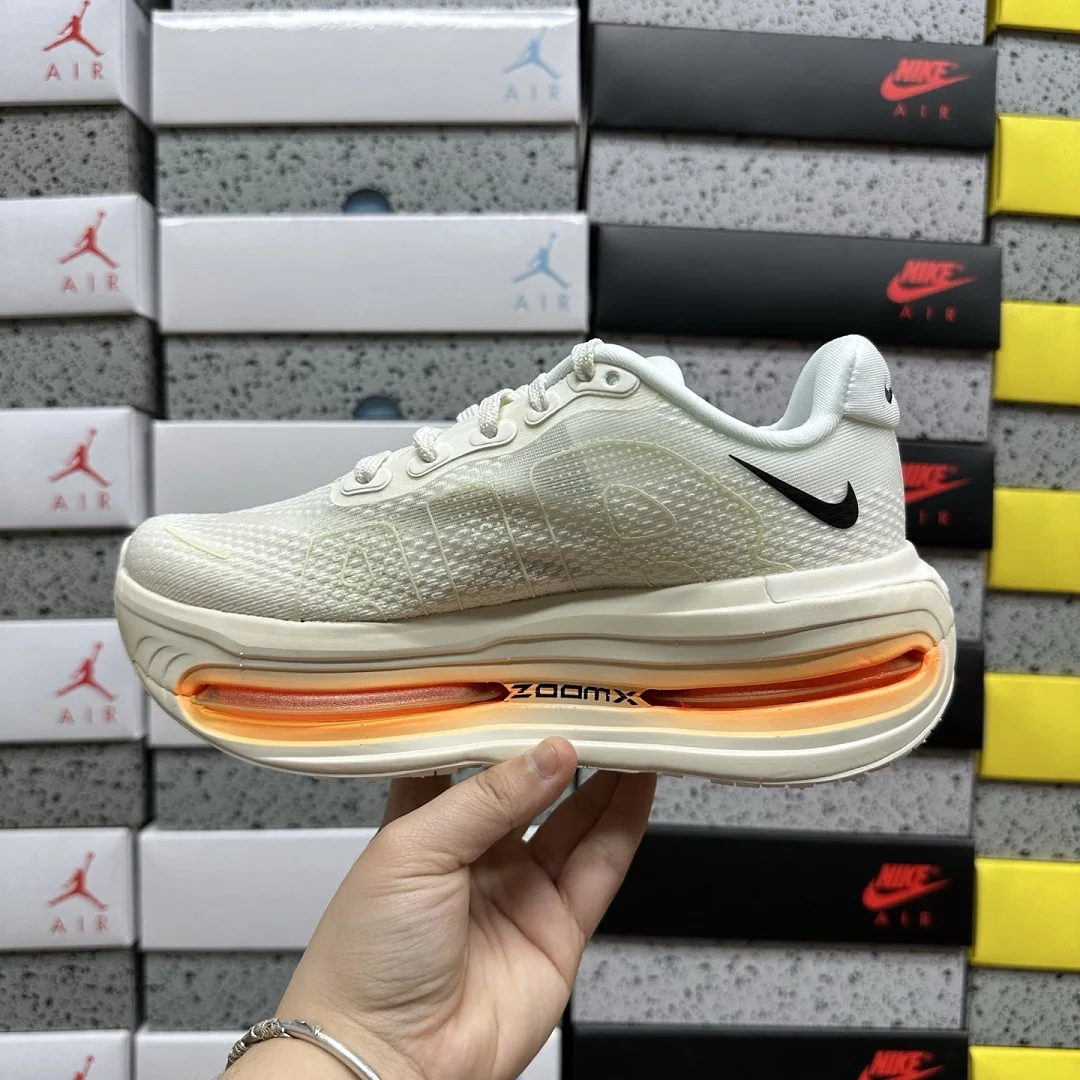 나이키 [M] 보메로 프리미엄 IQ4035-100 201652 Nike Vomero Premium Sail Coconut Milk 상세 이미지 5