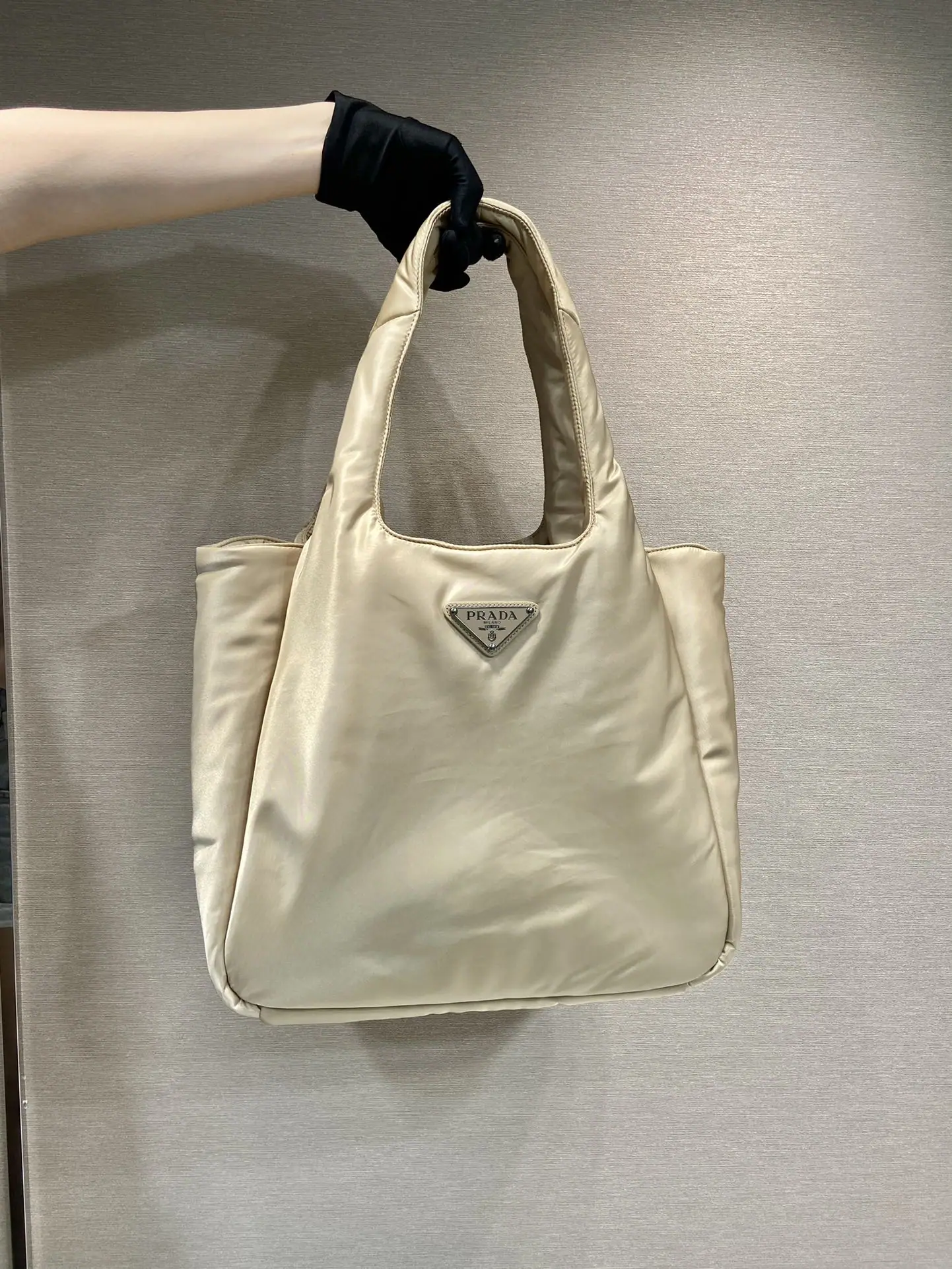 프라다 나일론 더블 핸들 토트백 1BG449 상세 이미지 1