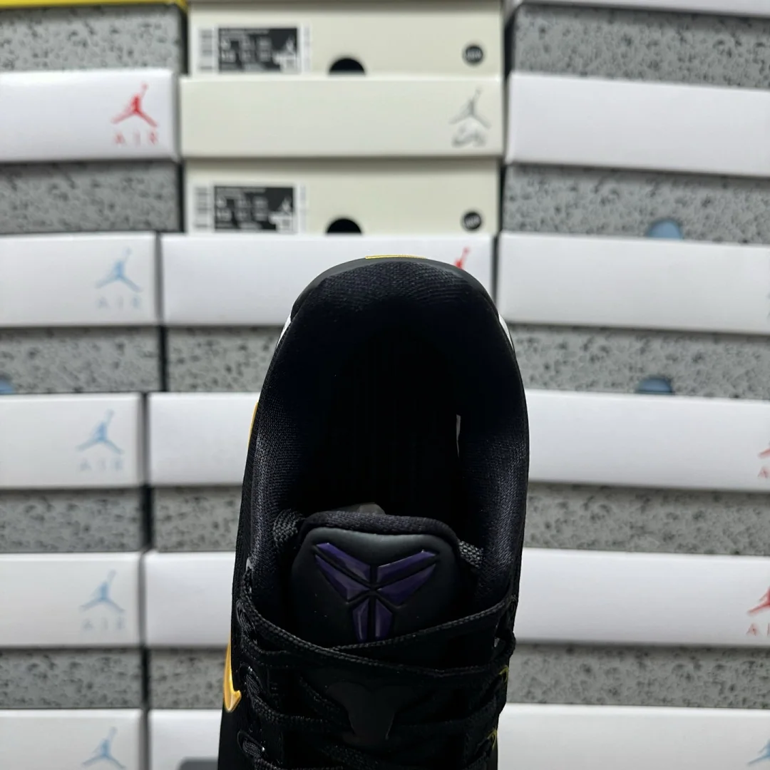 나이키 [GX] 코비 9 EM 로우 프로트로 TB IH1401-002 201391 Nike Kobe 9 EM Low Protro TB Black 상세 이미지 7