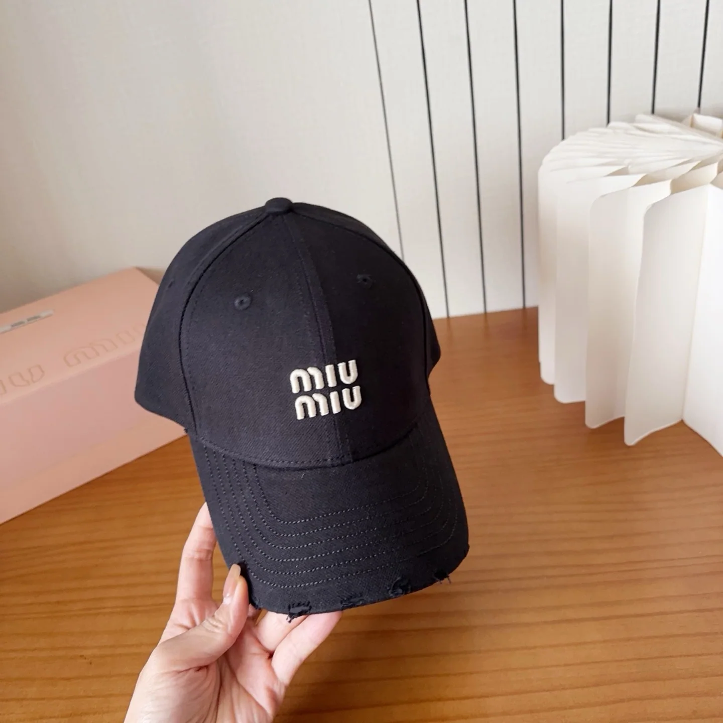 미우미우 모자 80858 Miu Miu Cap 상세 이미지 4