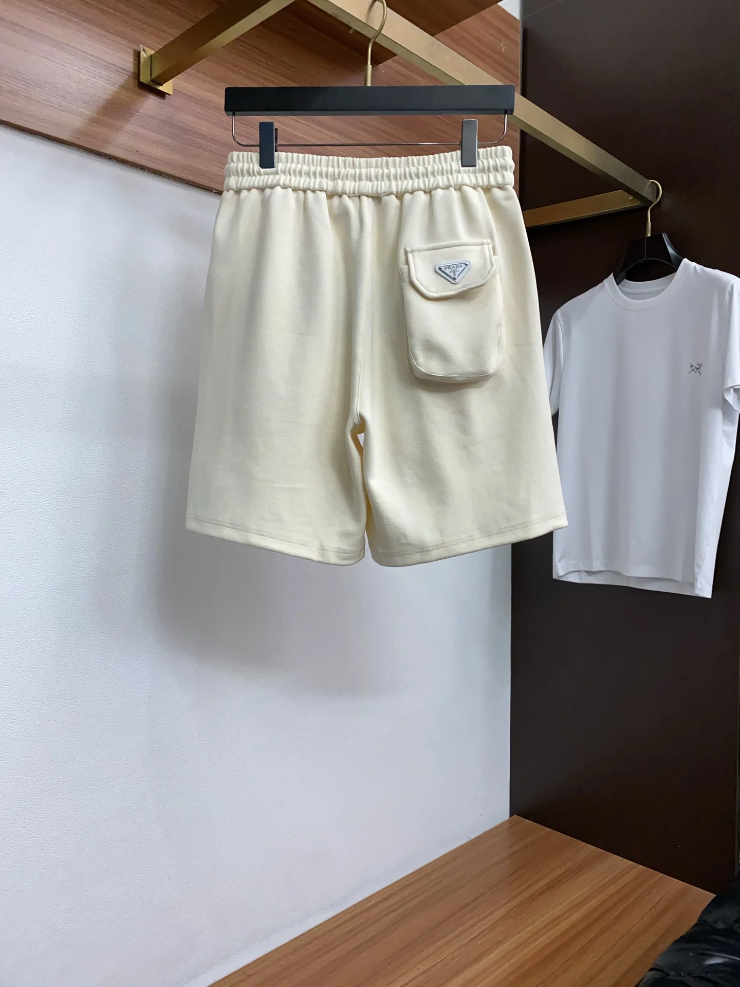 프라다 남성 반바지 SS 53025 Prada Shorts 상세 이미지 9