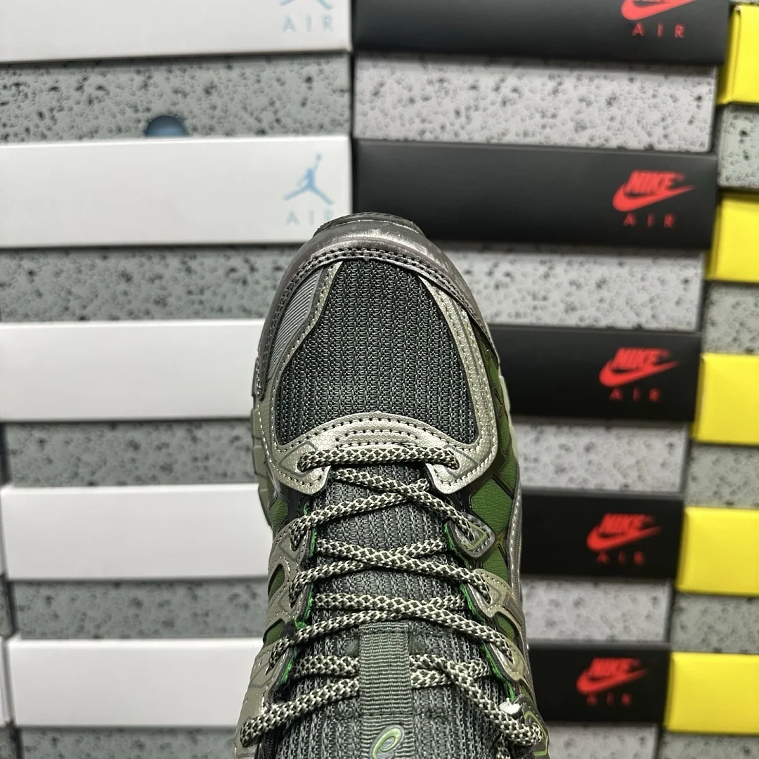 아식스 [KO] 1203A664-300 200454 Asics UB10-S Gel-Kayano 20 Kiko Kostadinov Moss 상세 이미지 4