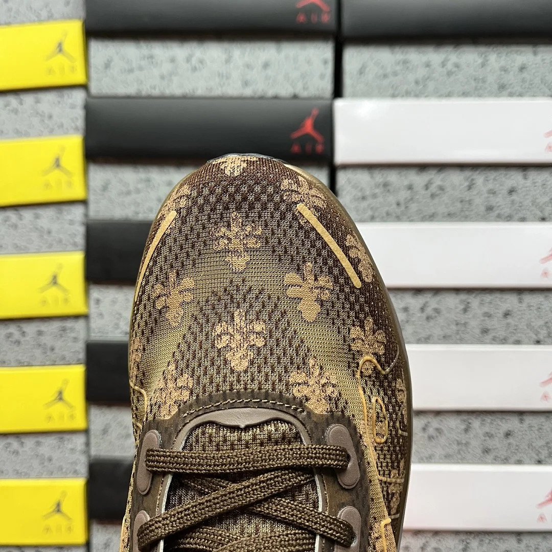 나이키 [CG] 보메로 프리미엄 IQ0028-200 202007 Nike Vomero Premium Flat Stout 상세 이미지 4