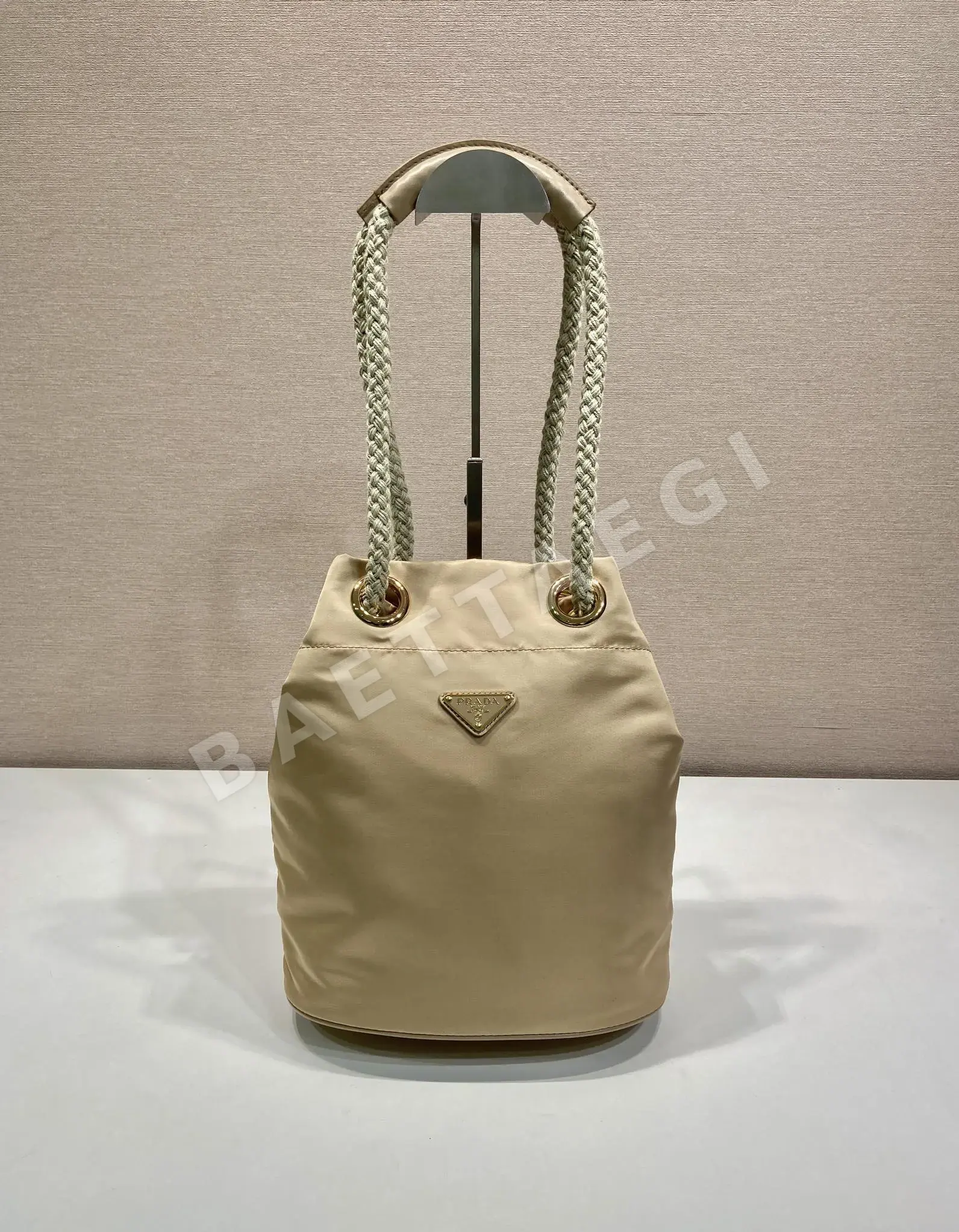 프라다 리나일론 버킷백 1BE082 67779