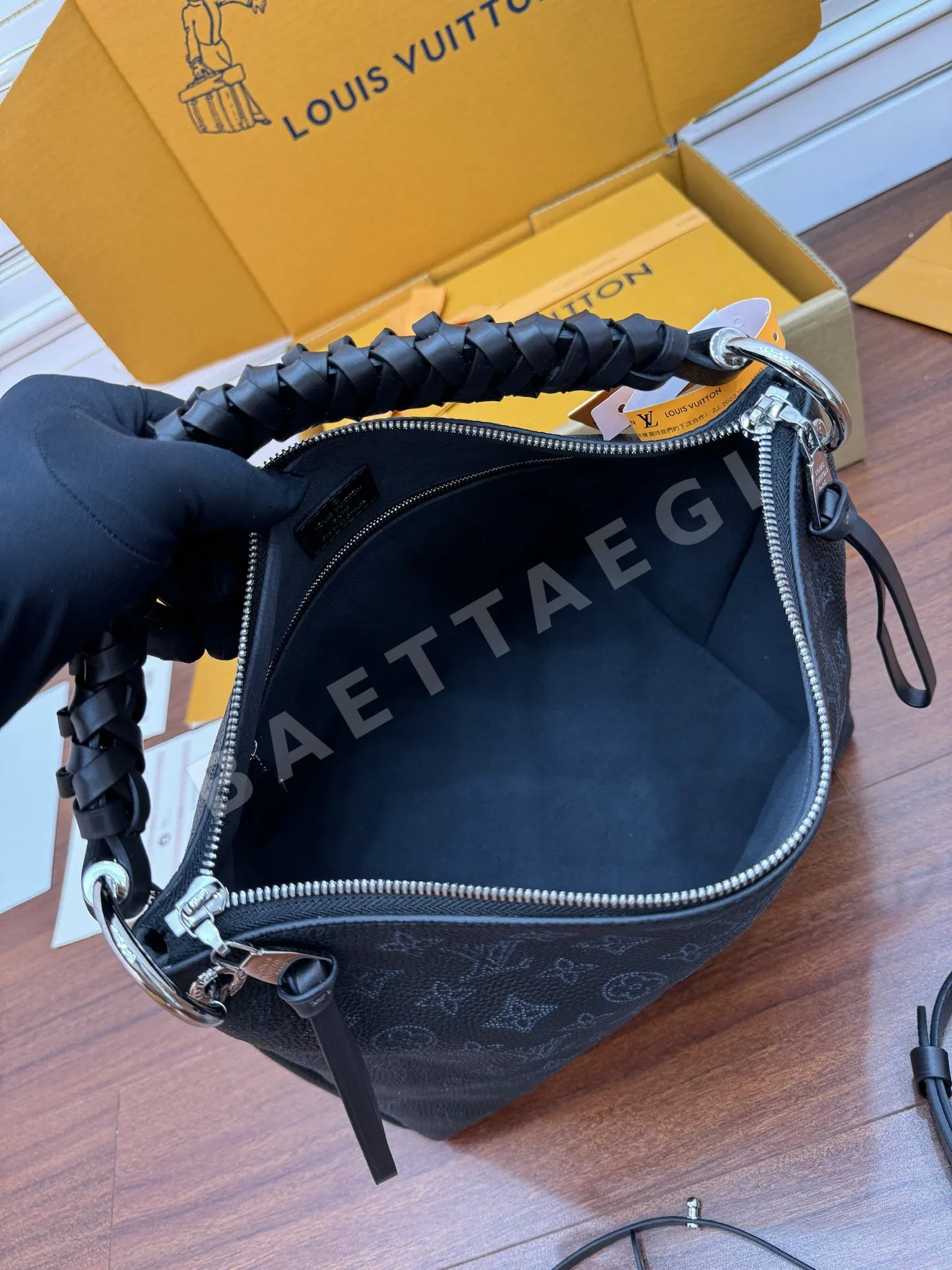 루이비통 M56073 가방 상세 이미지 4
