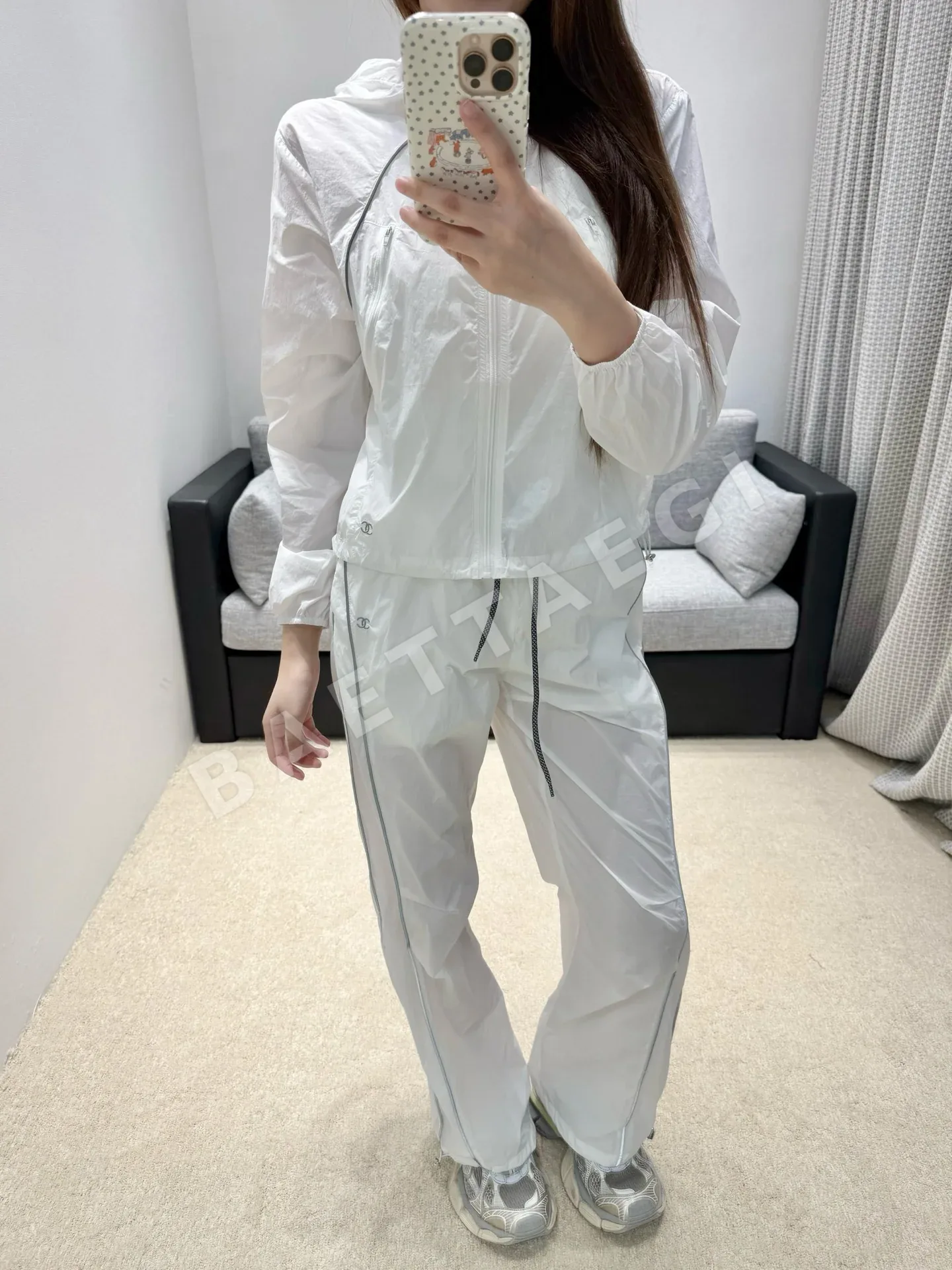 샤넬 여성 크롭 후드 재킷 와이드 팬츠 세트 상세 이미지 2