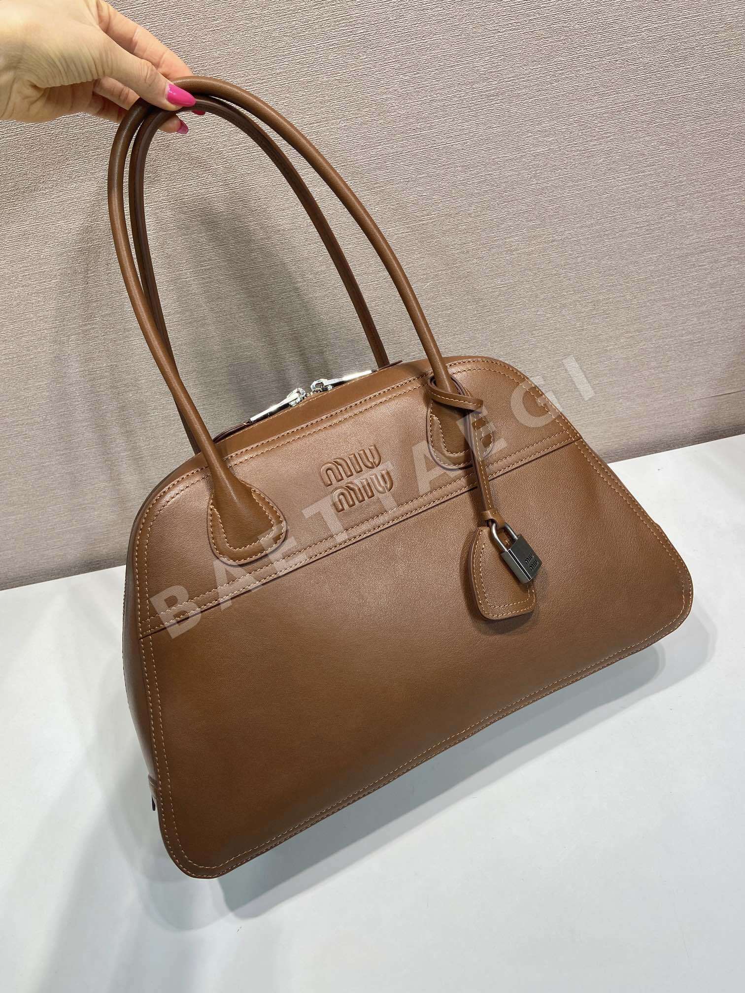미우미우 볼링백 핸드백 5BB196 상세 이미지 3